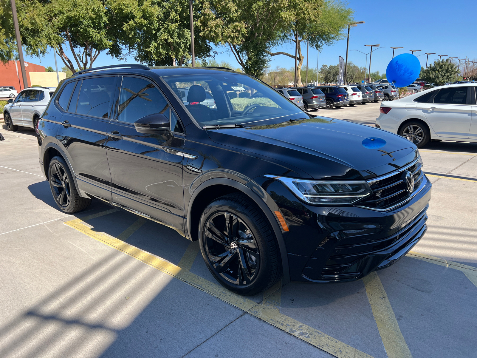 2024 Volkswagen Tiguan 2.0T SE R-Line Black 2