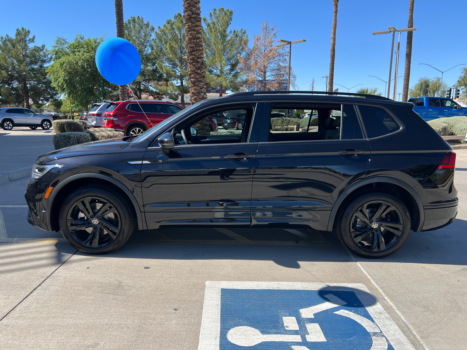 2024 Volkswagen Tiguan 2.0T SE R-Line Black 5