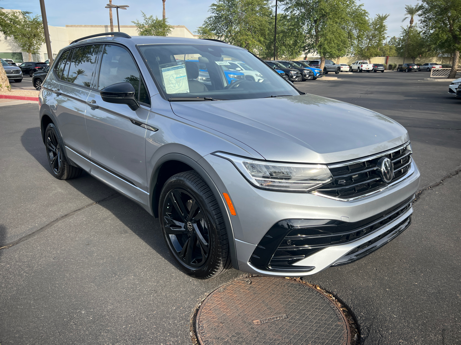 2024 Volkswagen Tiguan 2.0T SE R-Line Black 2