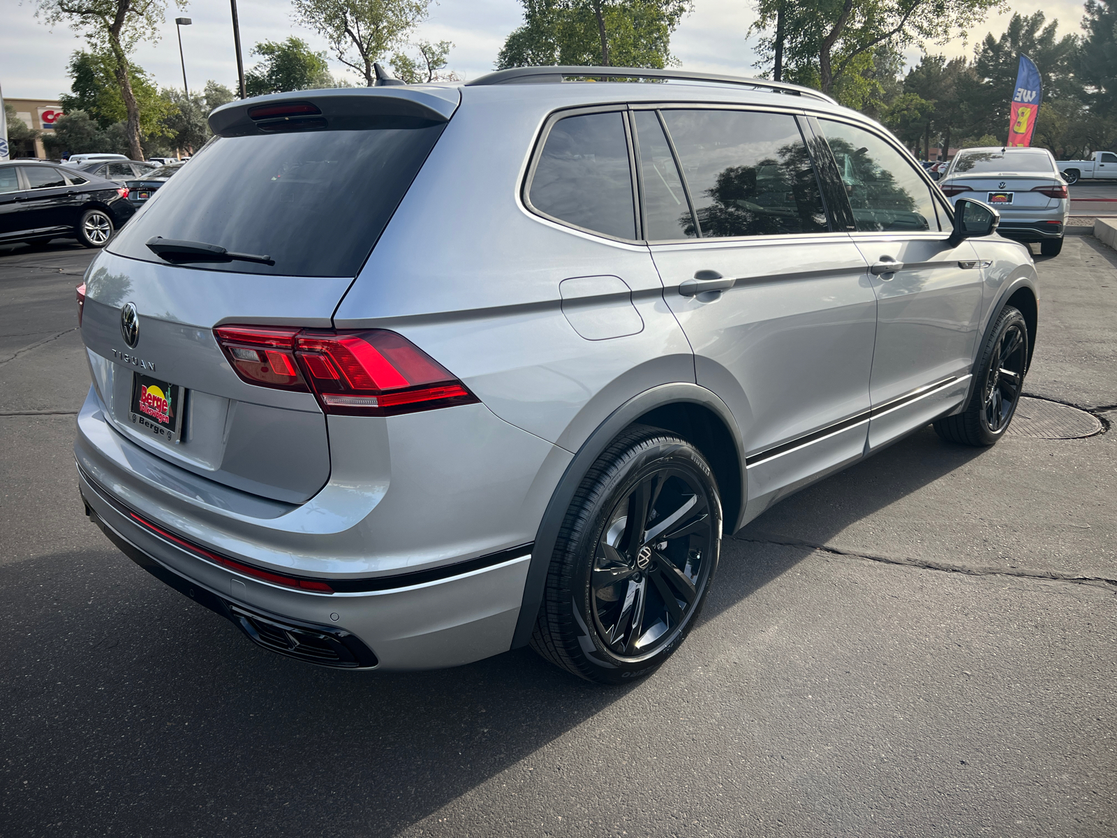 2024 Volkswagen Tiguan 2.0T SE R-Line Black 27