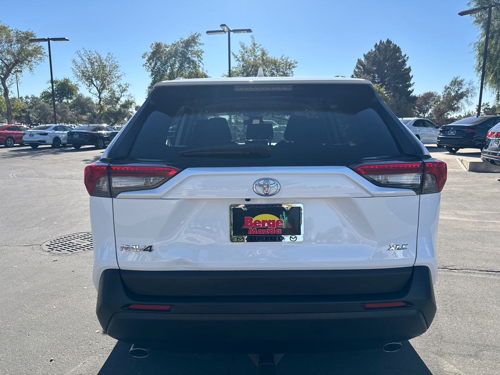 2021 Toyota RAV4 XLE 22