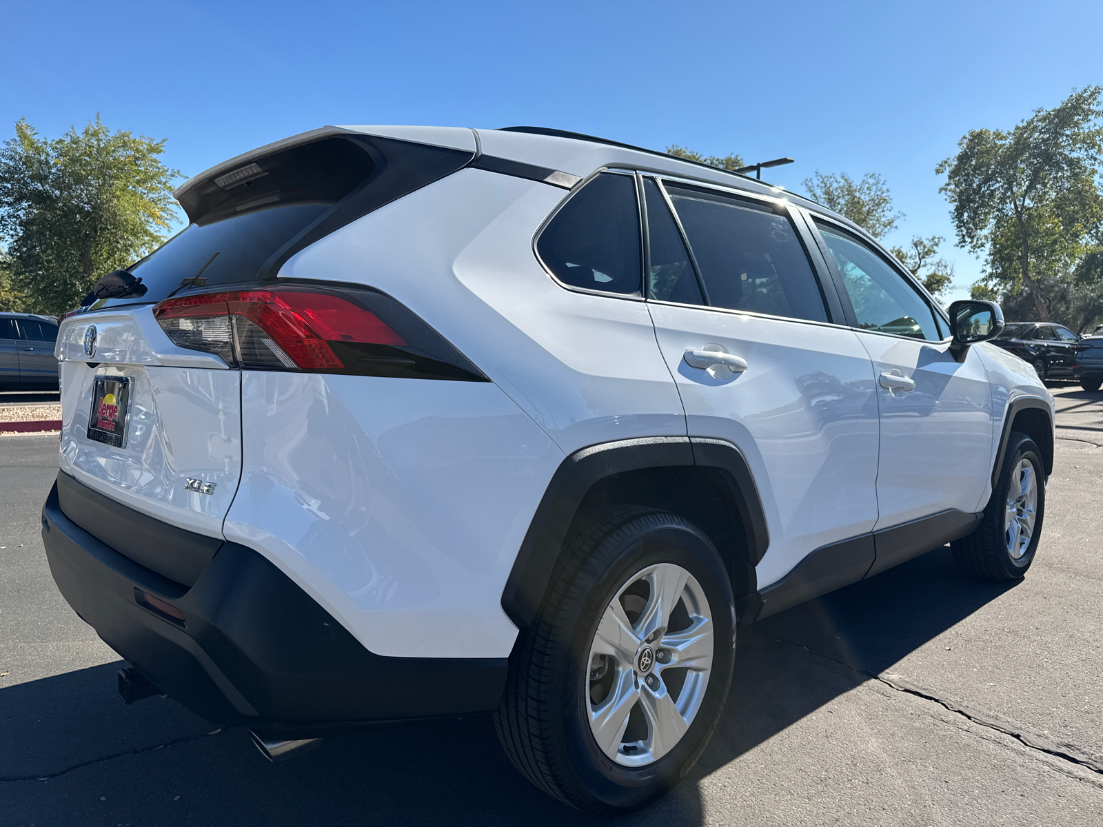 2021 Toyota RAV4 XLE 24