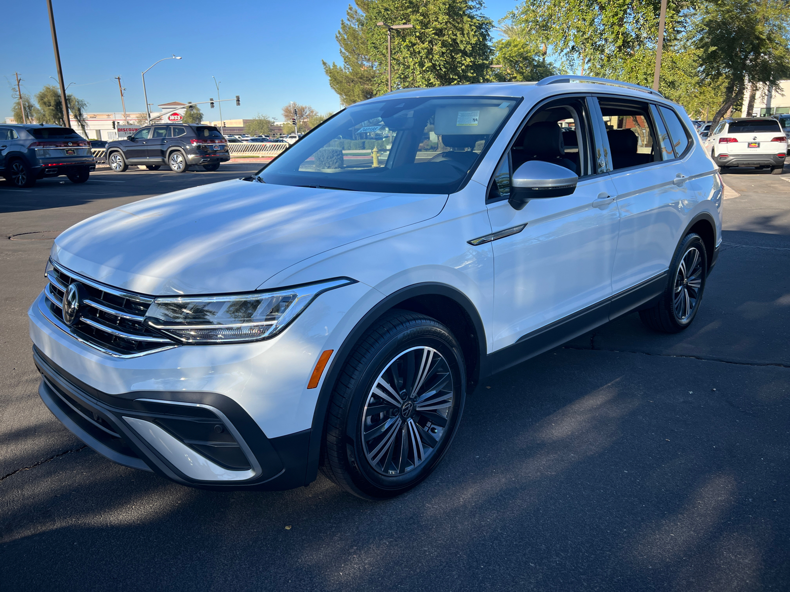 2024 Volkswagen Tiguan Wolfsburg 4