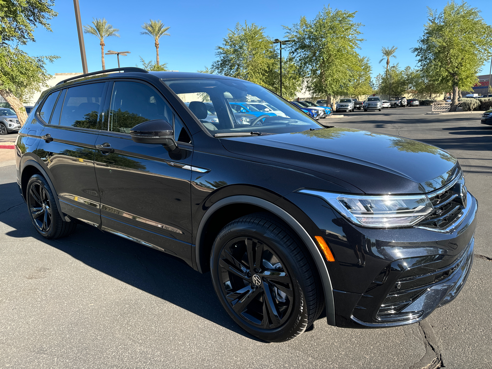 2024 Volkswagen Tiguan 2.0T SE R-Line Black 2