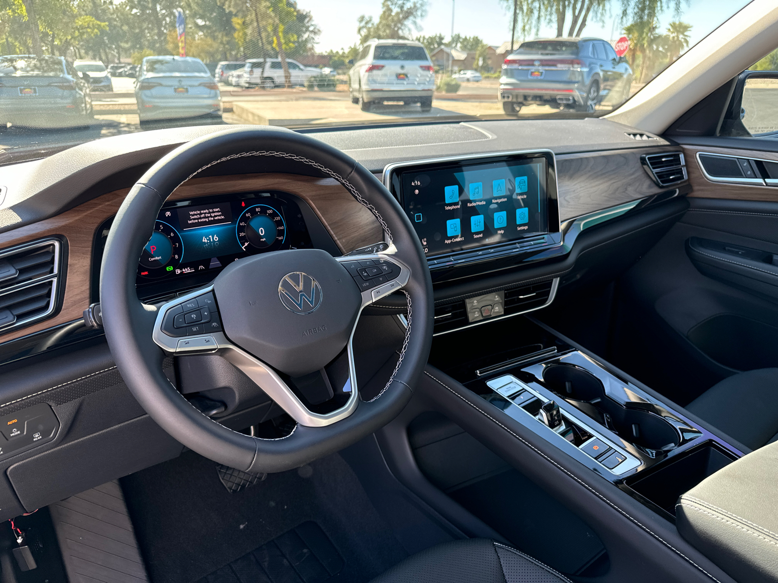 2024 Volkswagen Atlas 2.0T SE w/Technology 18