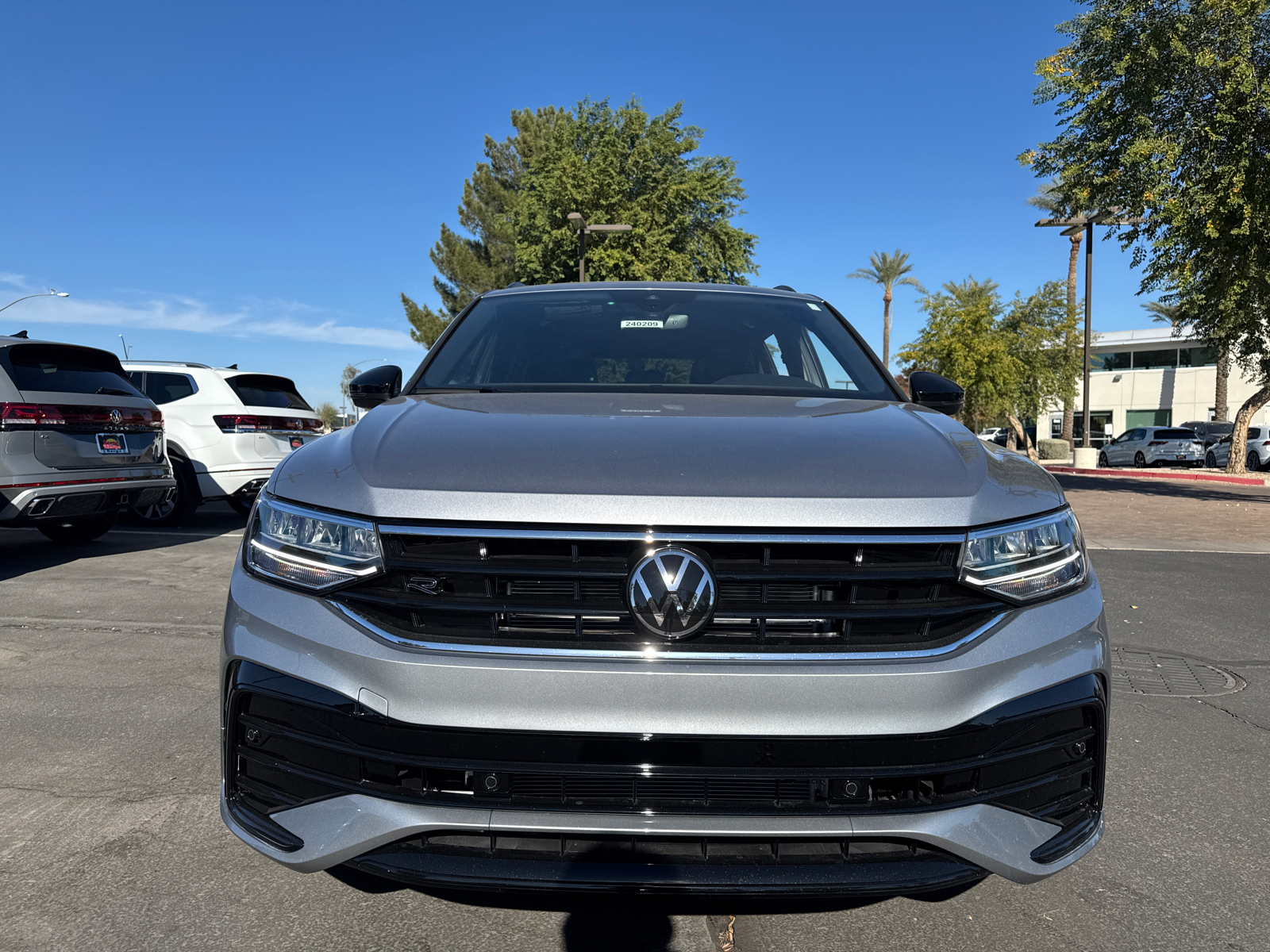 2024 Volkswagen Tiguan 2.0T SE R-Line Black 3