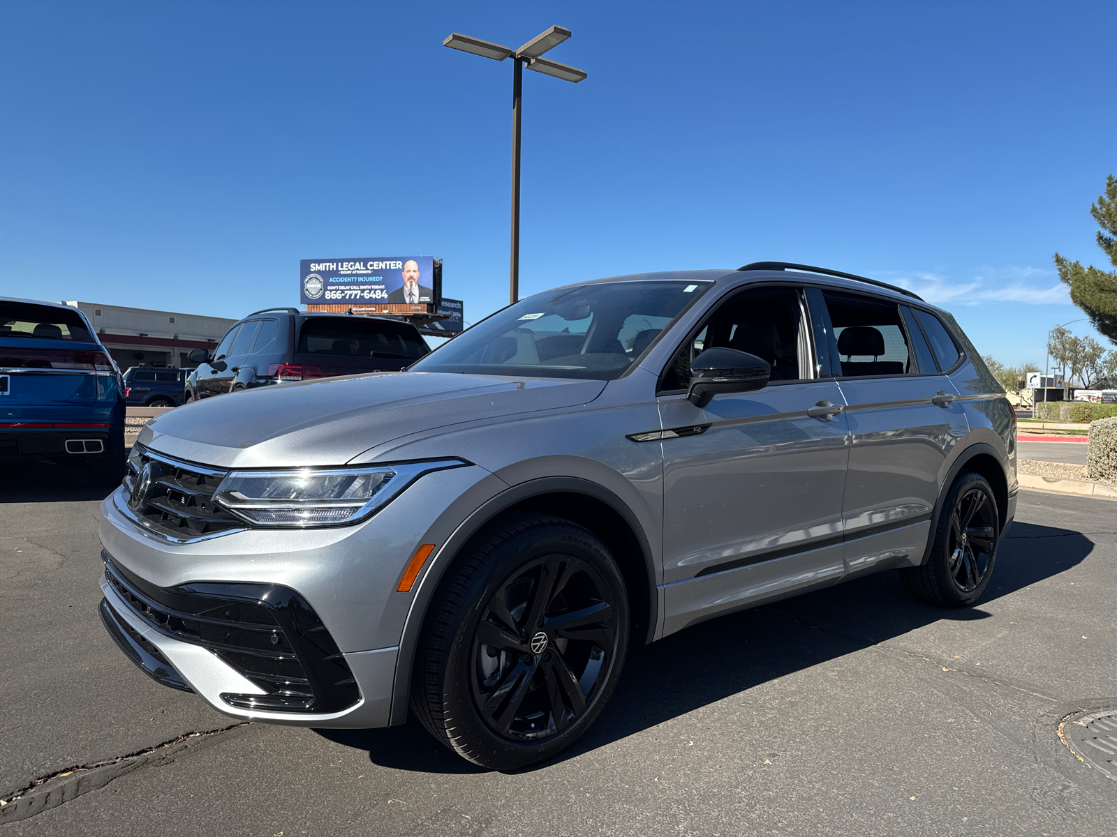 2024 Volkswagen Tiguan 2.0T SE R-Line Black 4