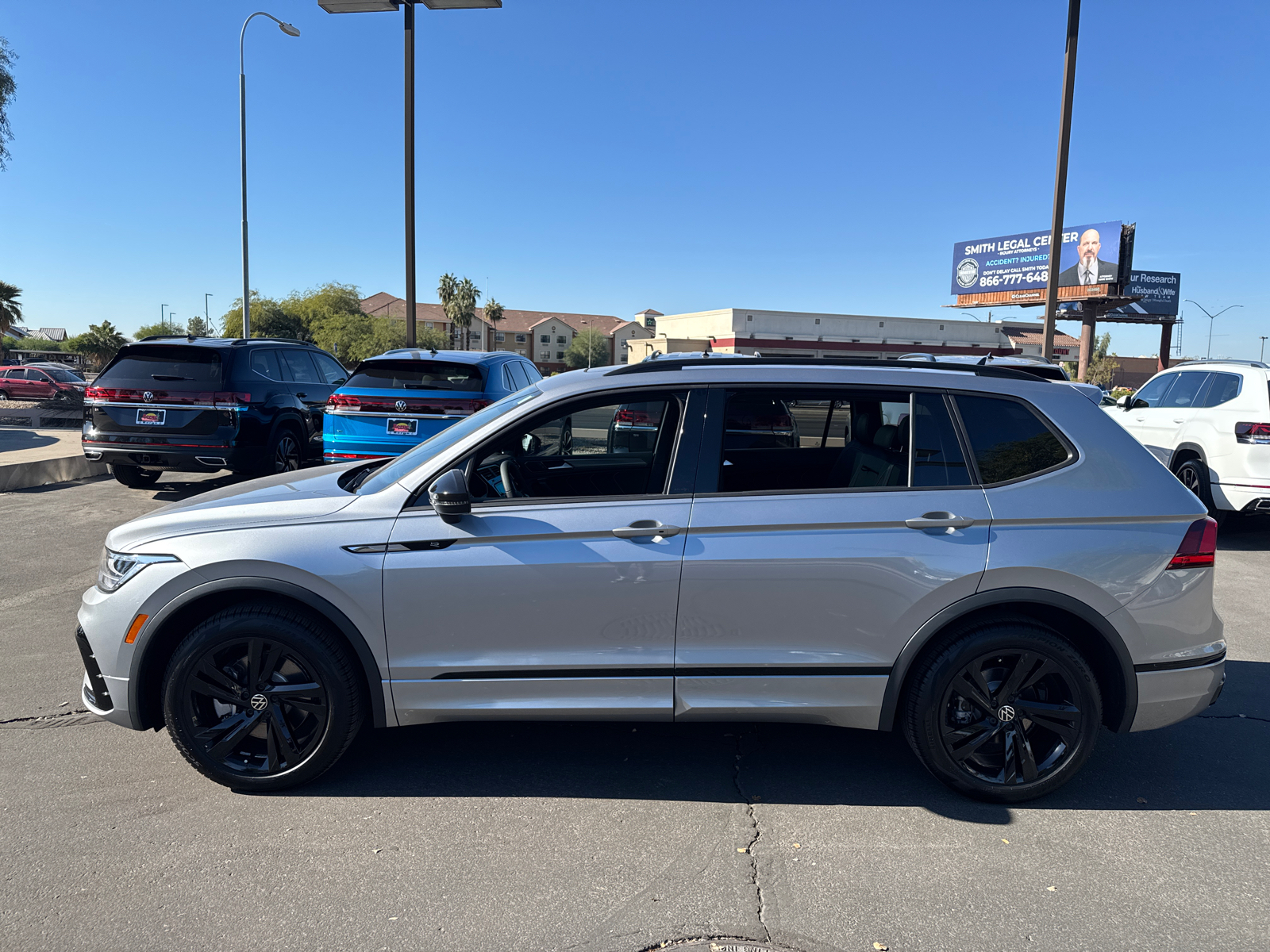 2024 Volkswagen Tiguan 2.0T SE R-Line Black 5