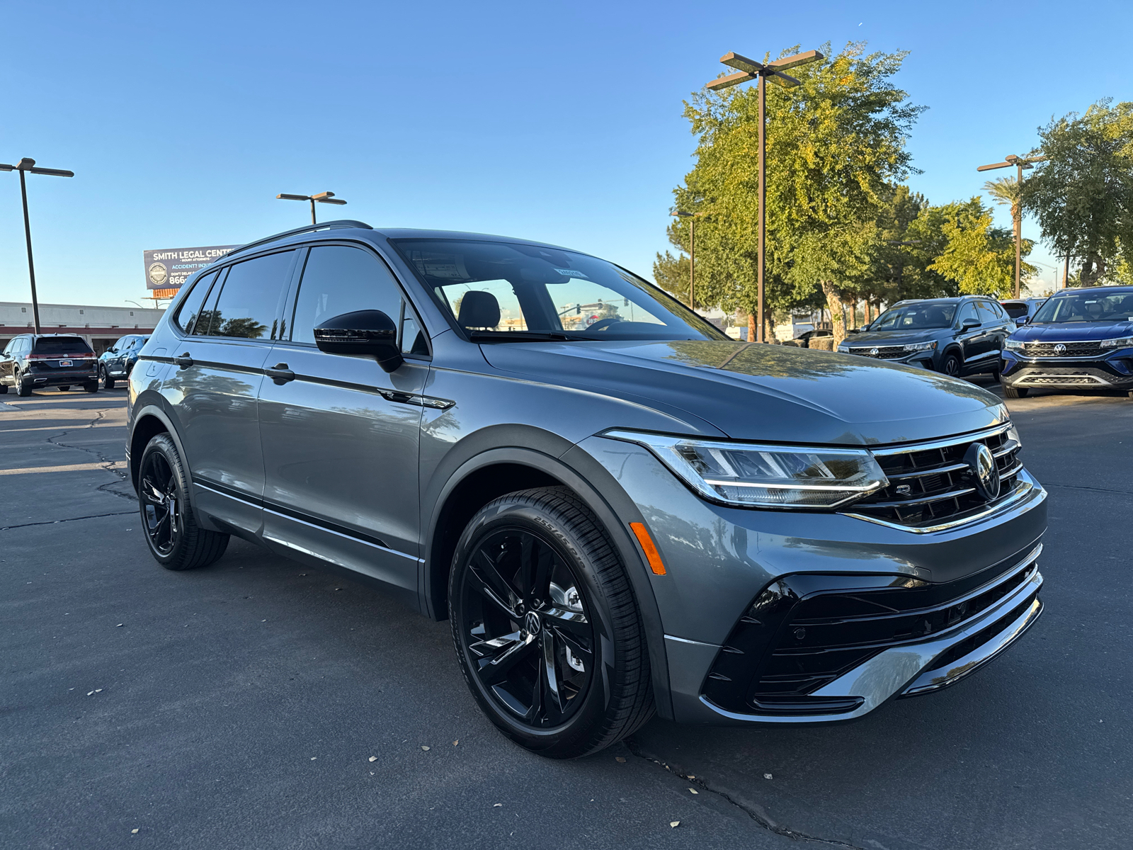 2024 Volkswagen Tiguan 2.0T SE R-Line Black 2