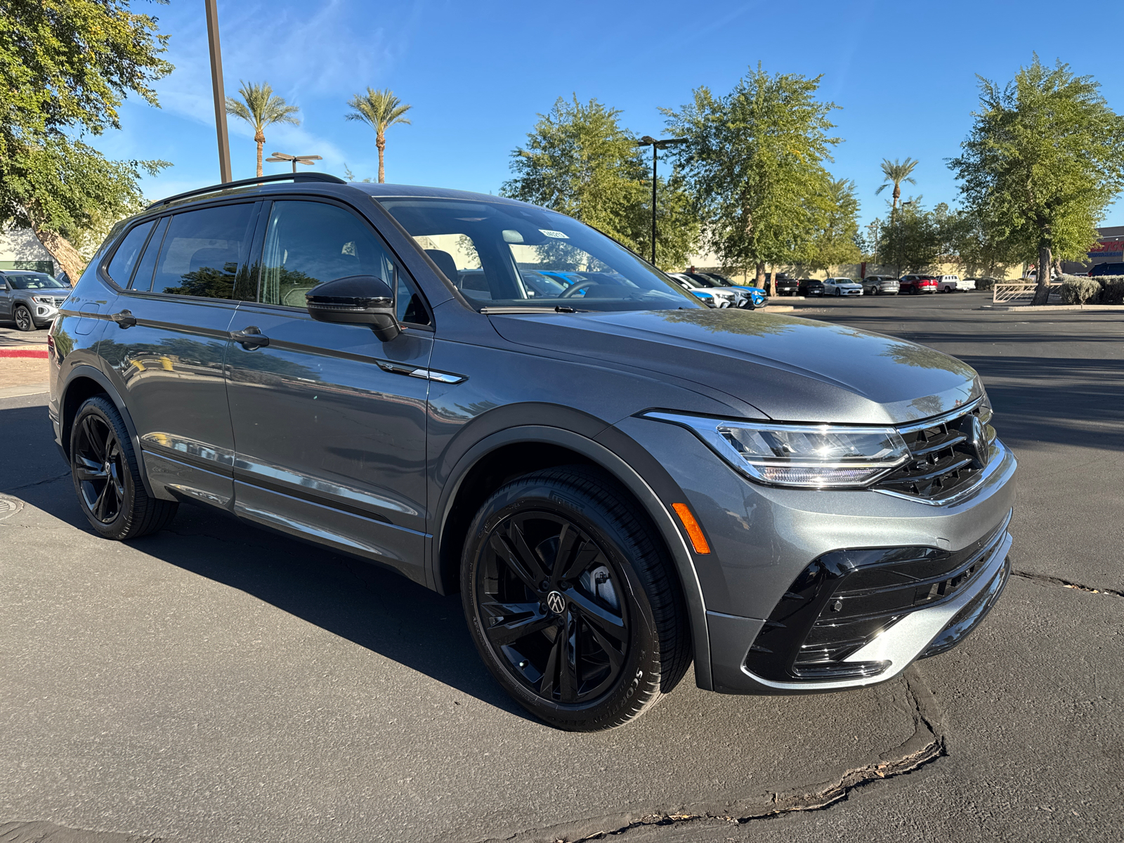 2024 Volkswagen Tiguan 2.0T SE R-Line Black 2