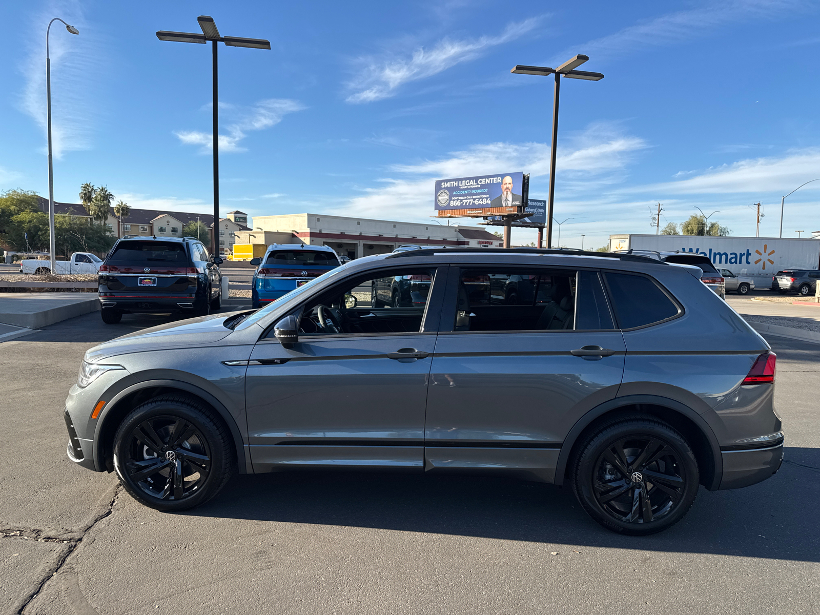 2024 Volkswagen Tiguan 2.0T SE R-Line Black 5