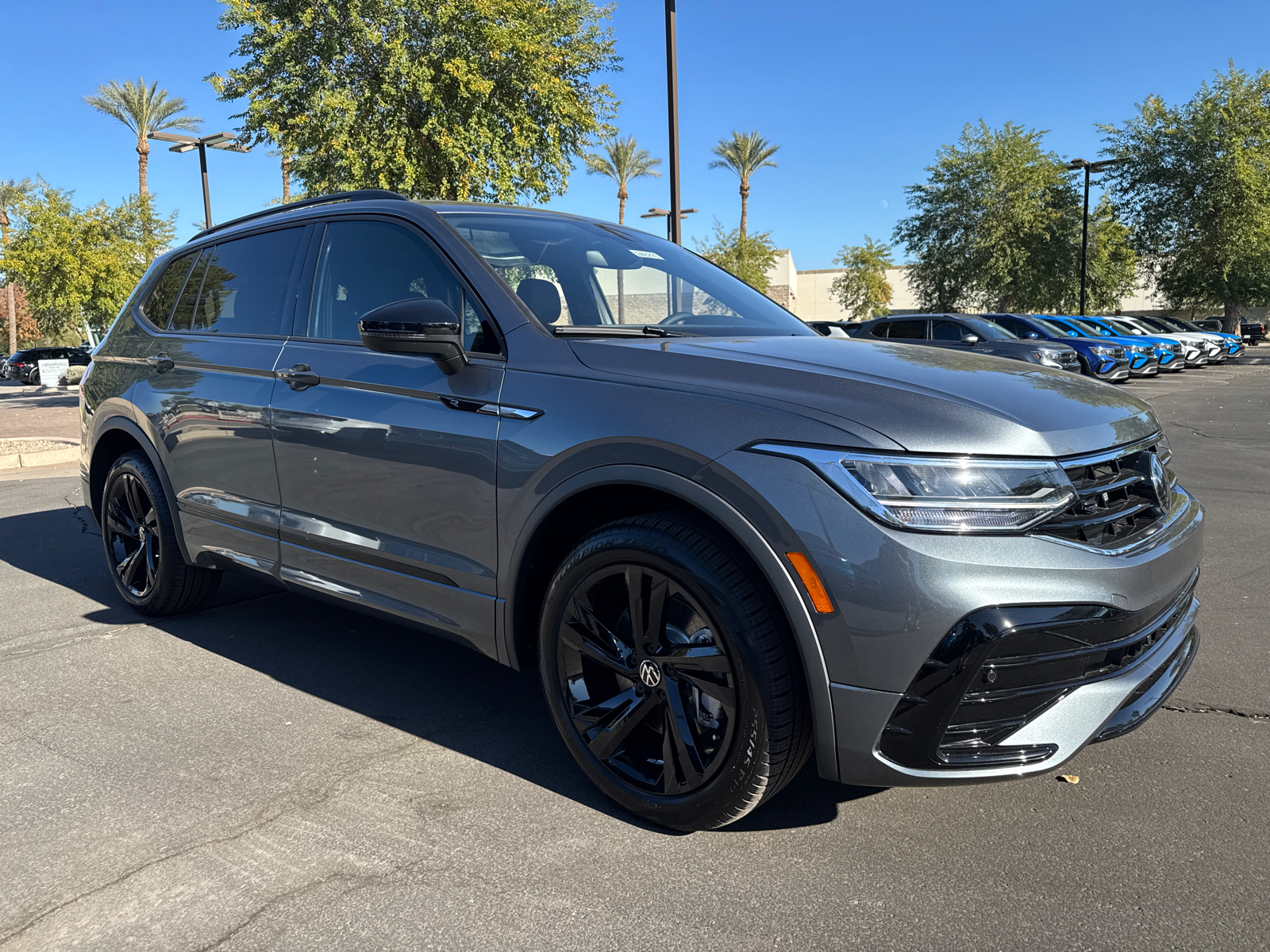 2024 Volkswagen Tiguan 2.0T SE R-Line Black 2