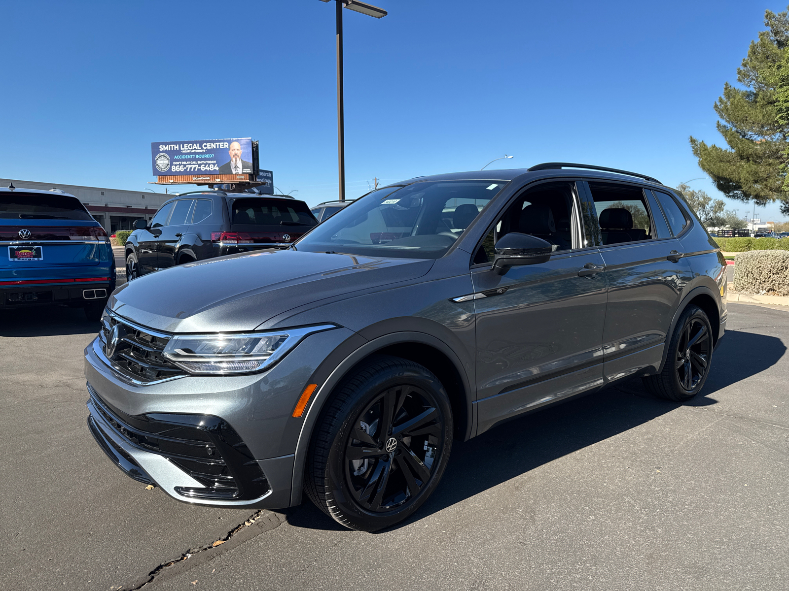 2024 Volkswagen Tiguan 2.0T SE R-Line Black 4