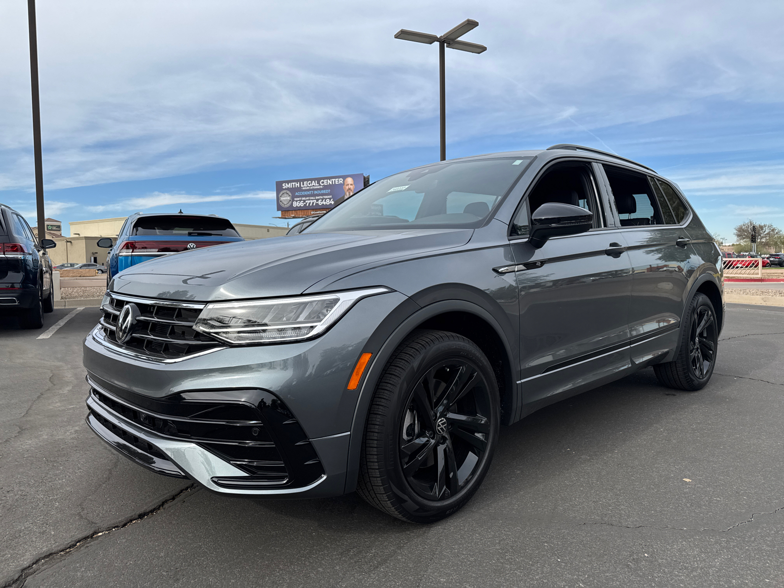 2024 Volkswagen Tiguan 2.0T SE R-Line Black 4