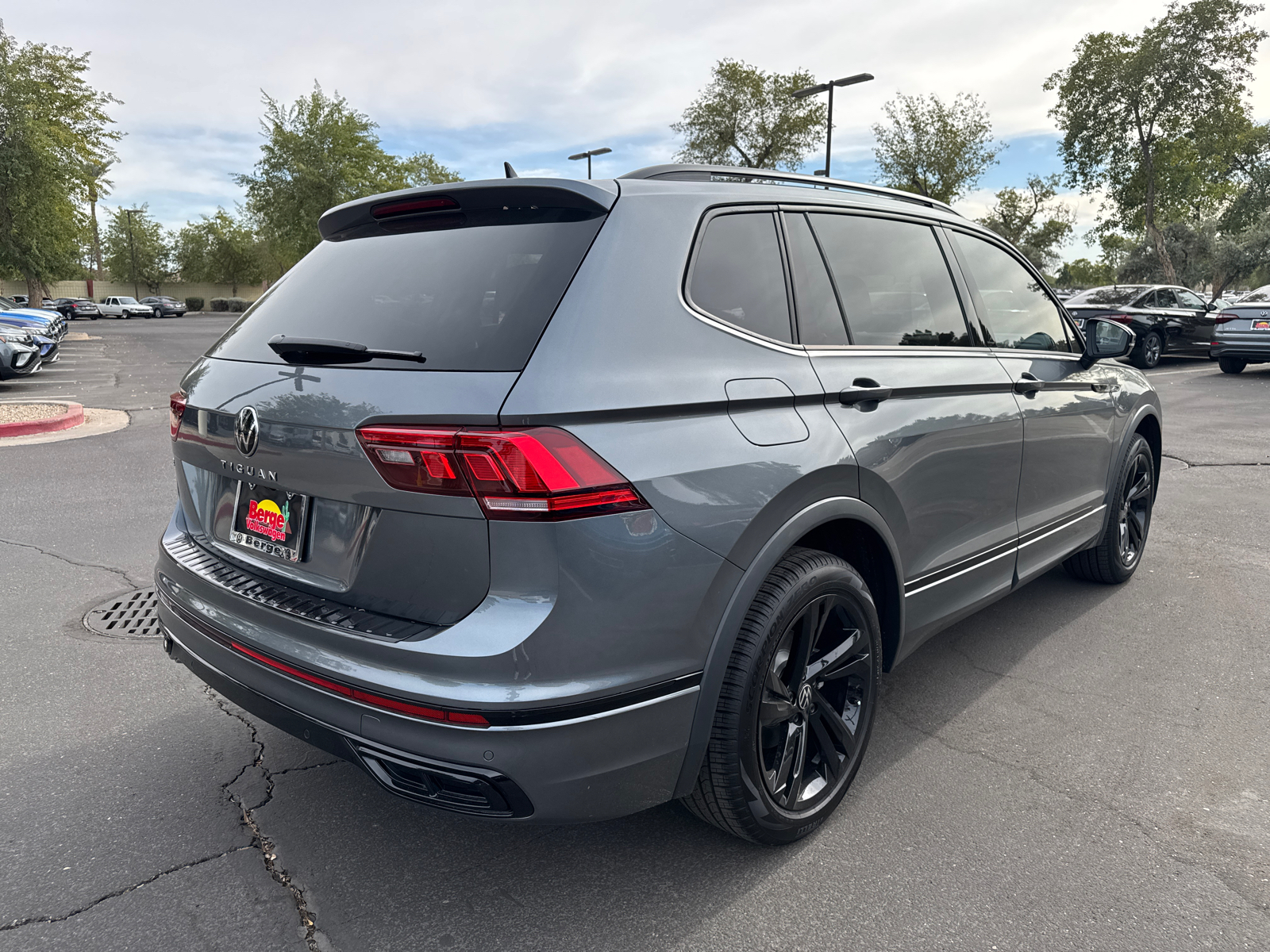 2024 Volkswagen Tiguan 2.0T SE R-Line Black 27