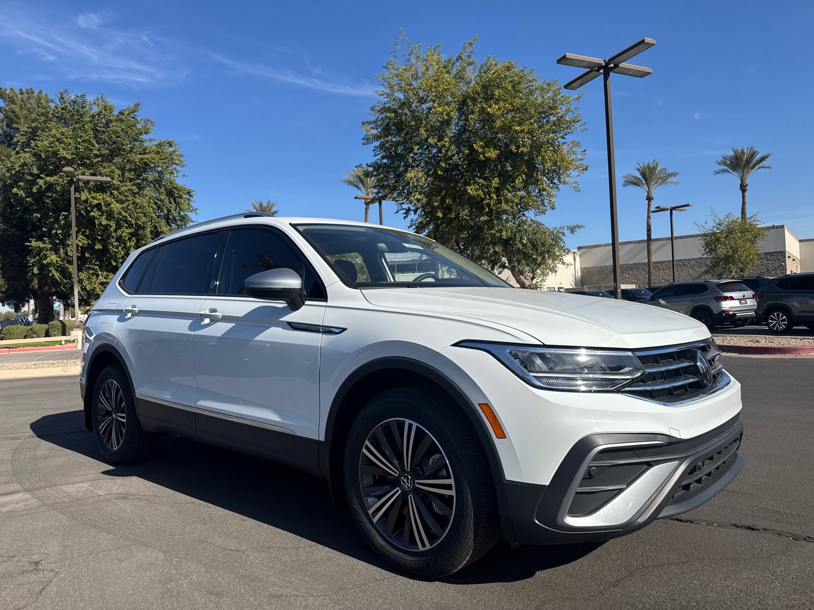 2024 Volkswagen Tiguan Wolfsburg 2