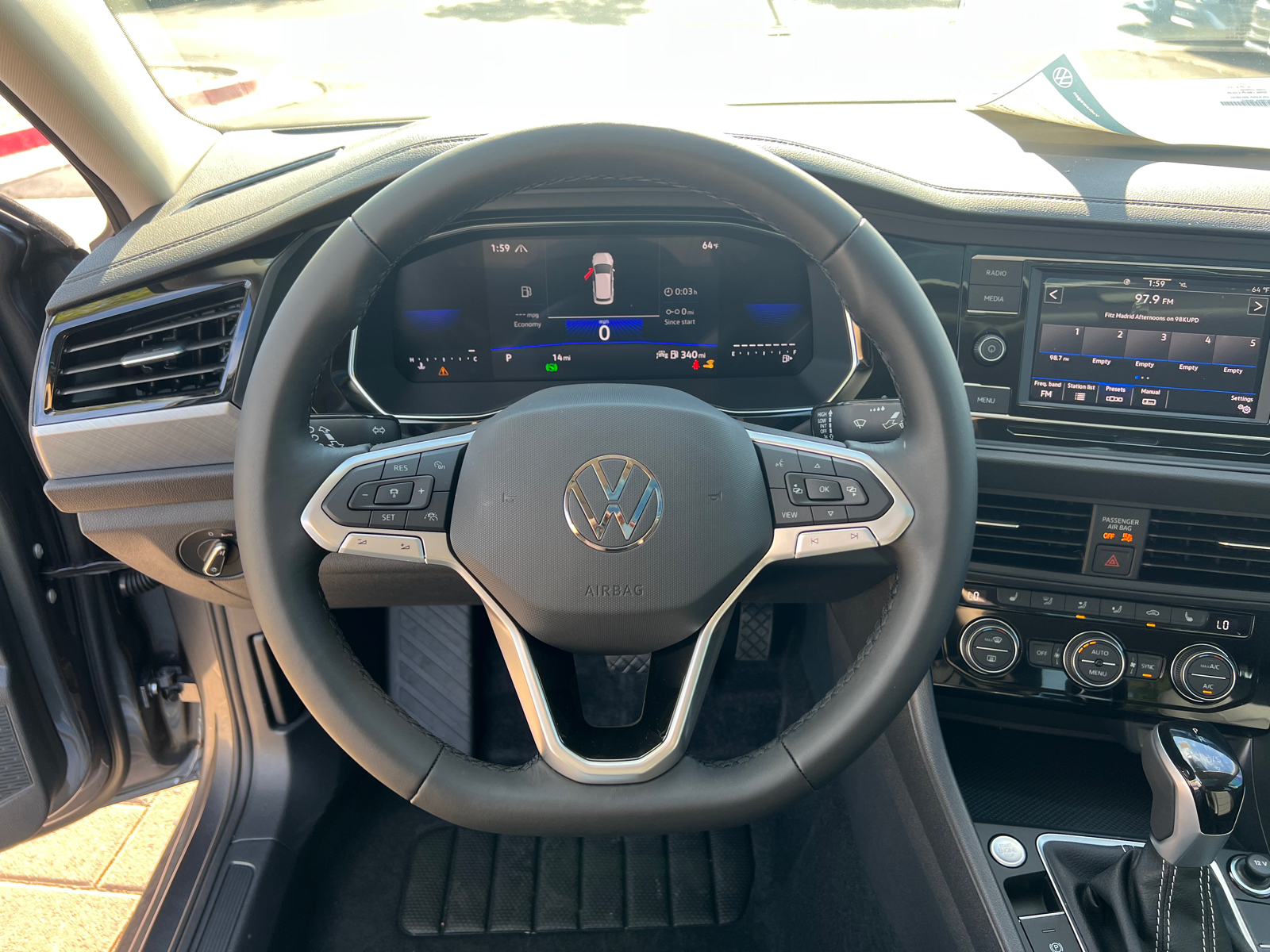 2024 Volkswagen Jetta 1.5T SE 9