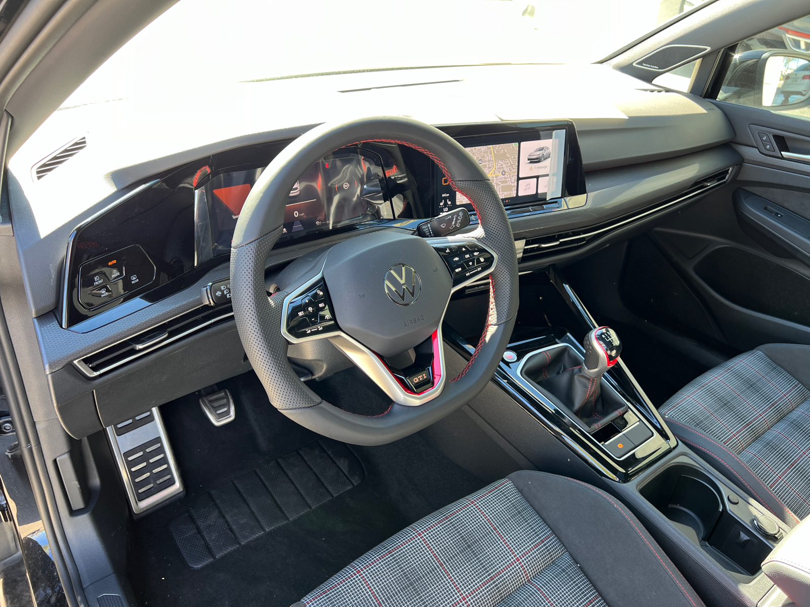 2024 Volkswagen Golf GTI SE 18