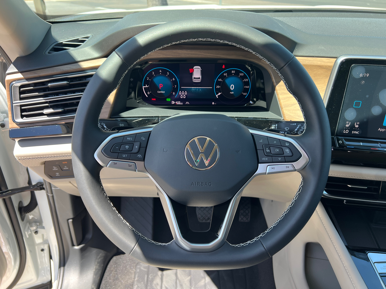 2024 Volkswagen Atlas 2.0T SE w/Technology 10