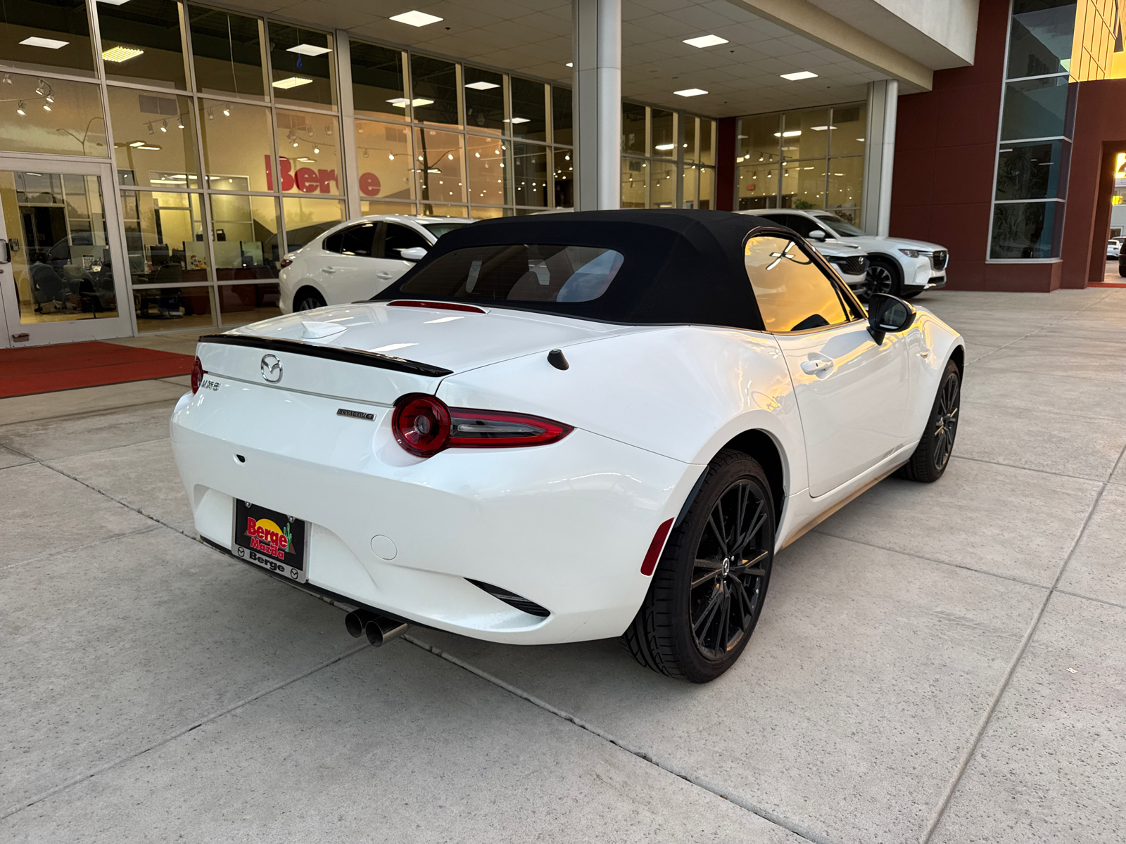 2024 Mazda MX-5 Miata Club 17