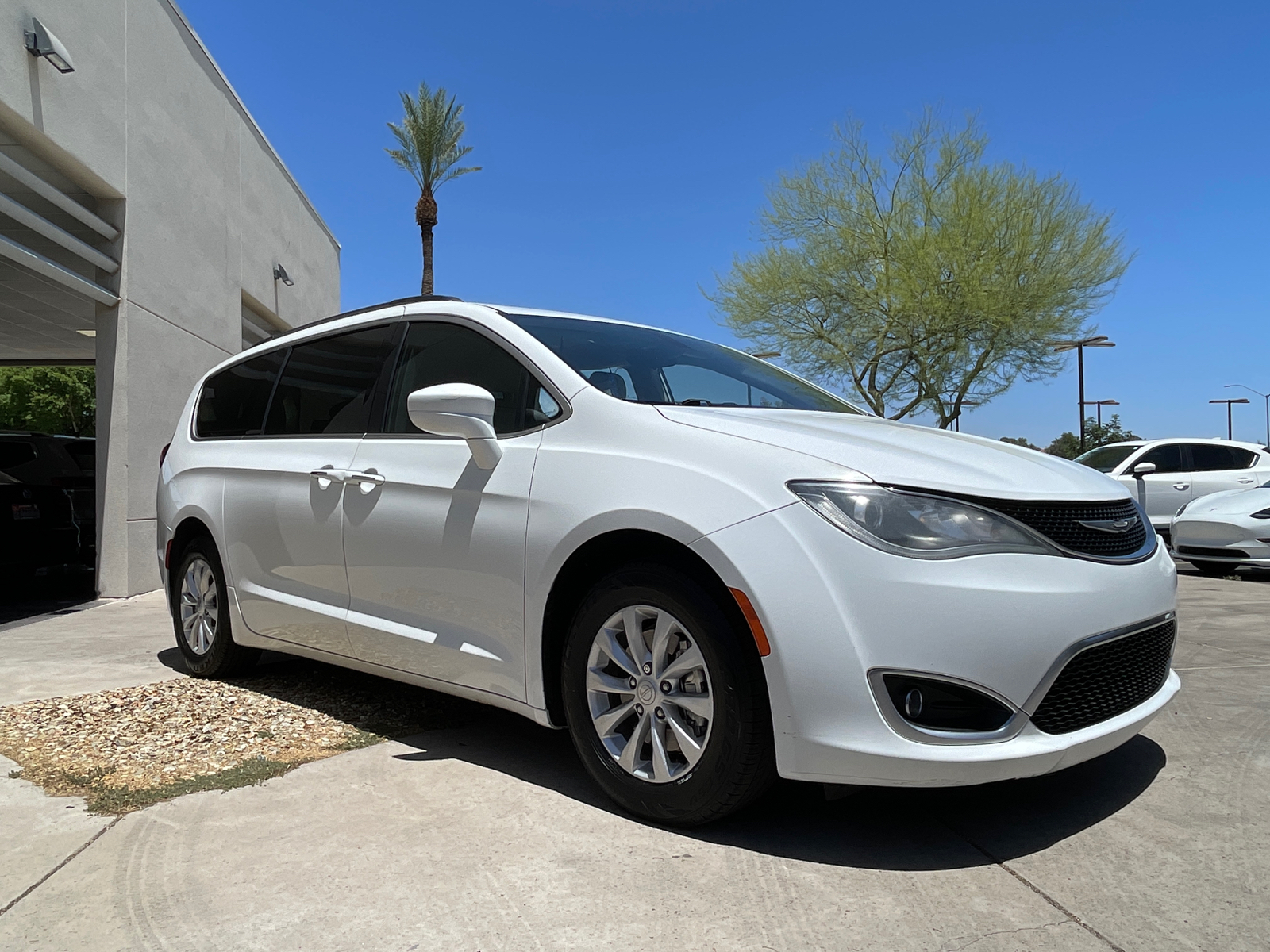 2017 Chrysler Pacifica Touring L 1