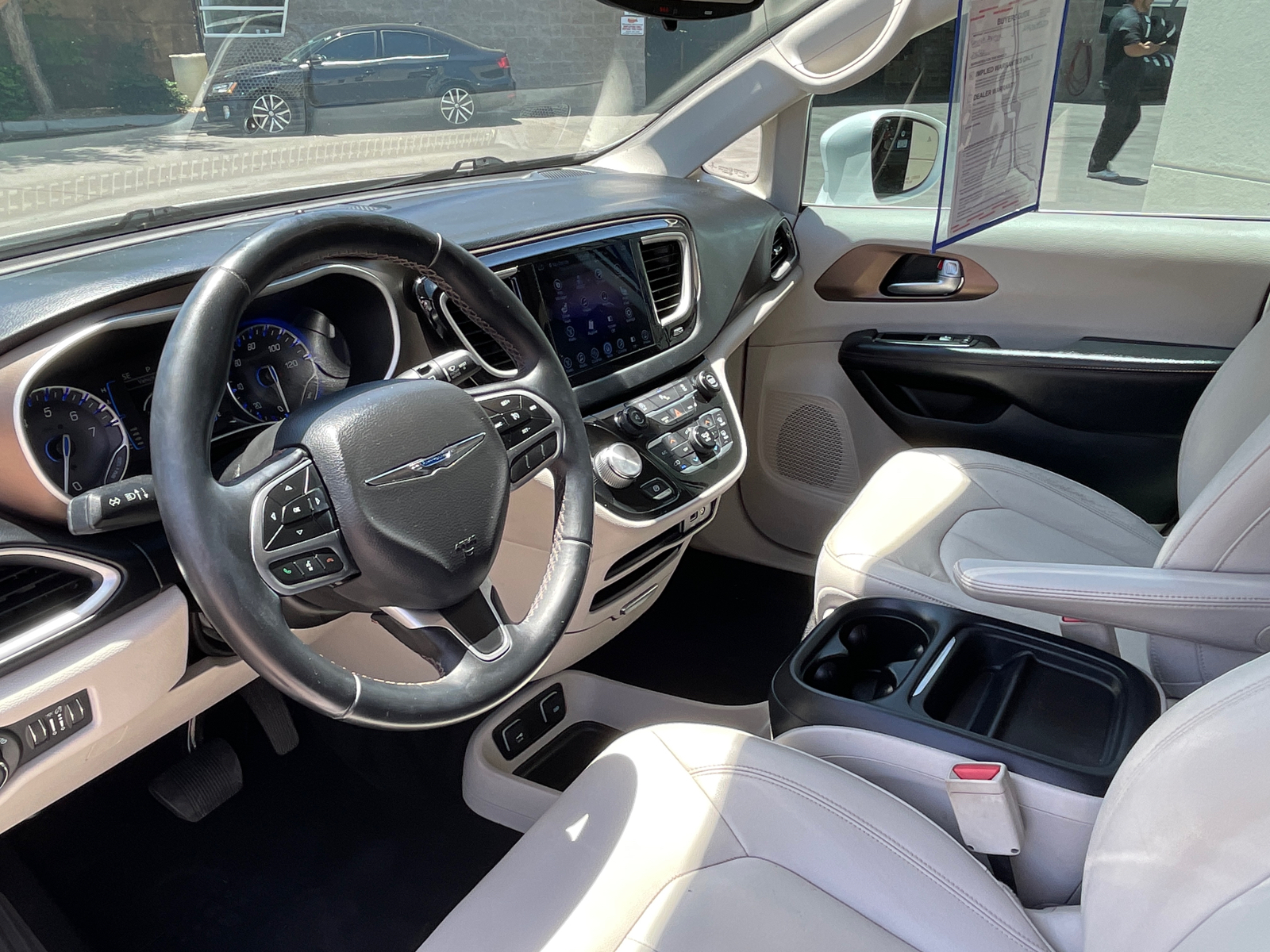 2017 Chrysler Pacifica Touring L 16
