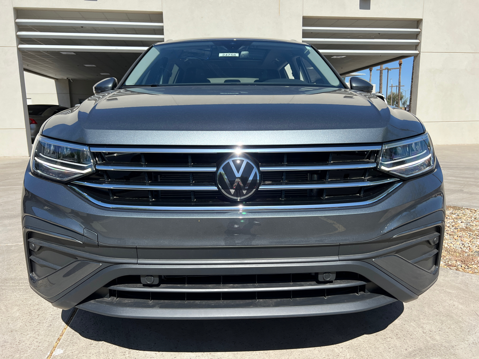 2024 Volkswagen Tiguan 2.0T SE 3