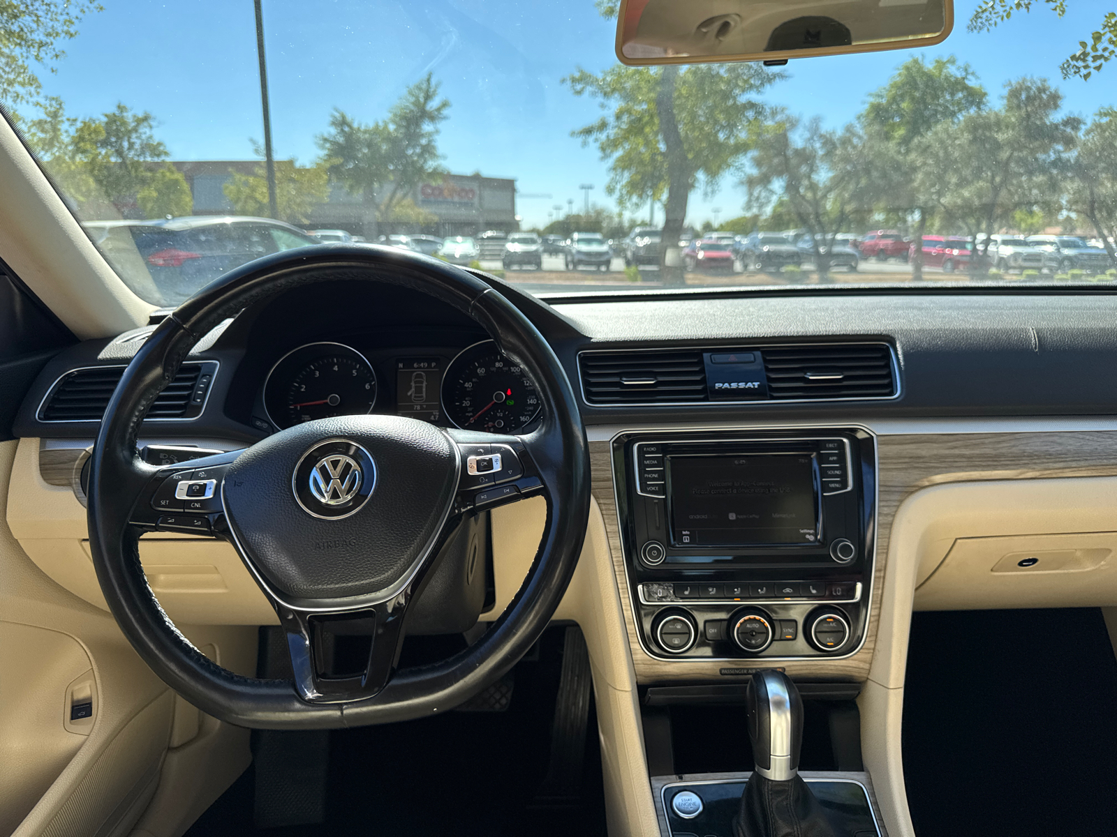 2018 Volkswagen Passat 2.0T SE 3