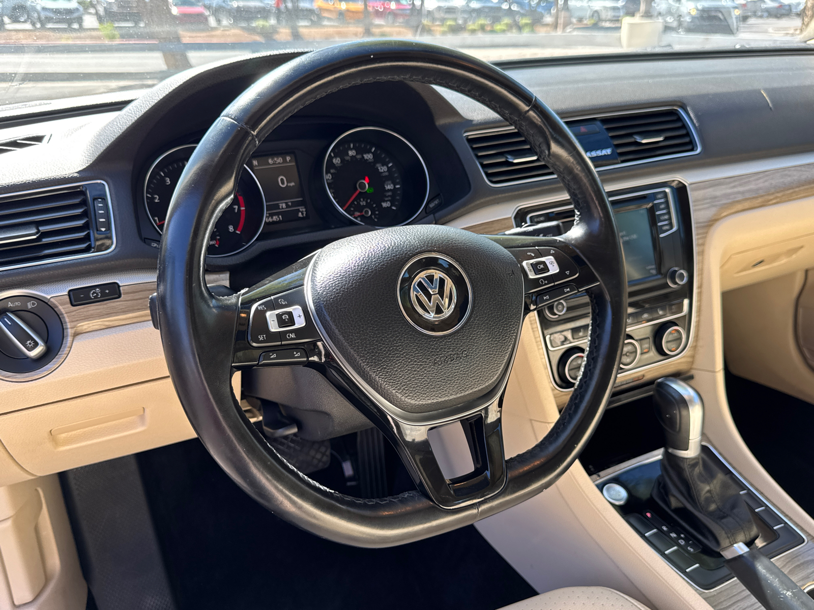 2018 Volkswagen Passat 2.0T SE 15