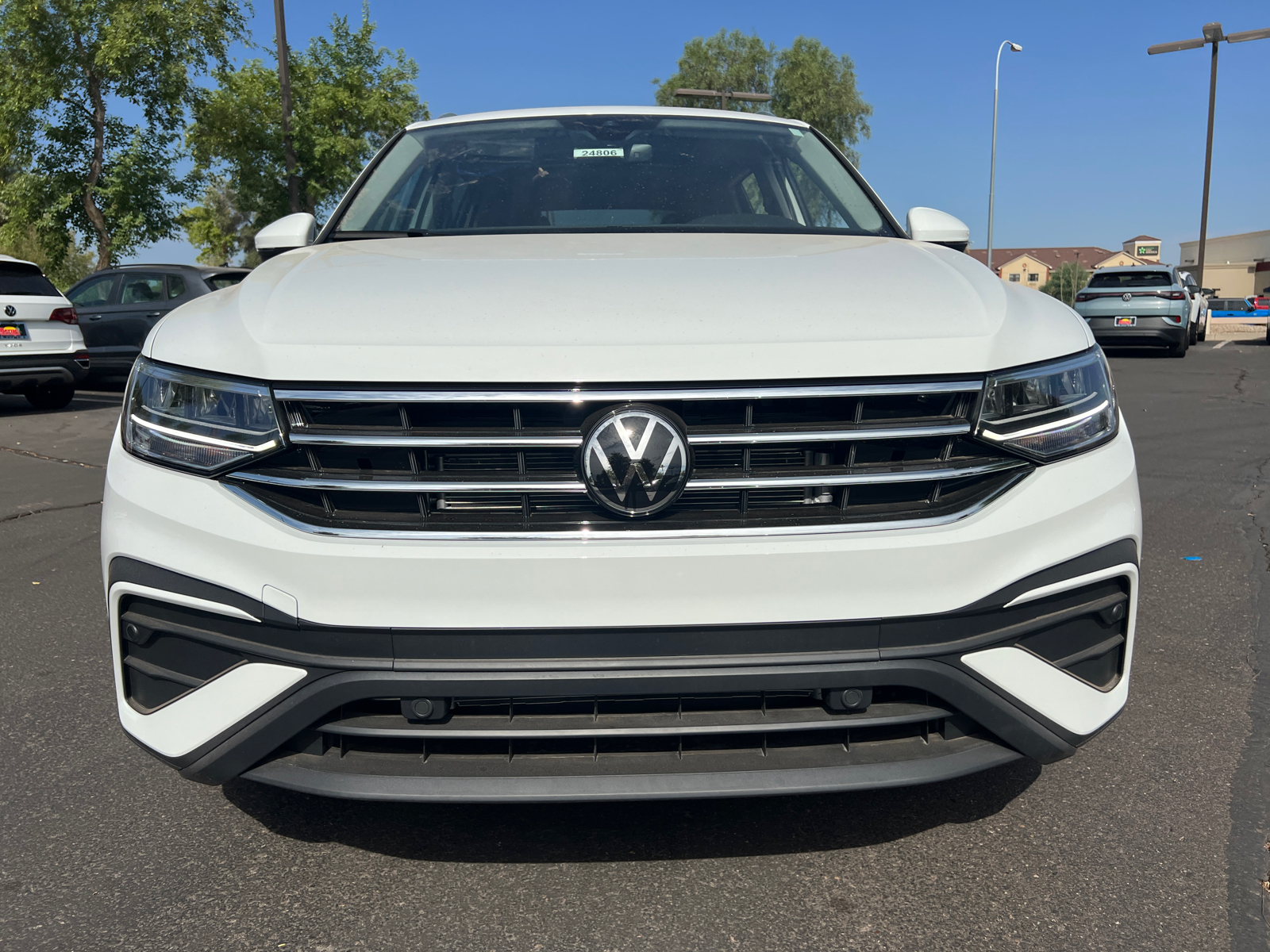 2024 Volkswagen Tiguan 2.0T SE 3