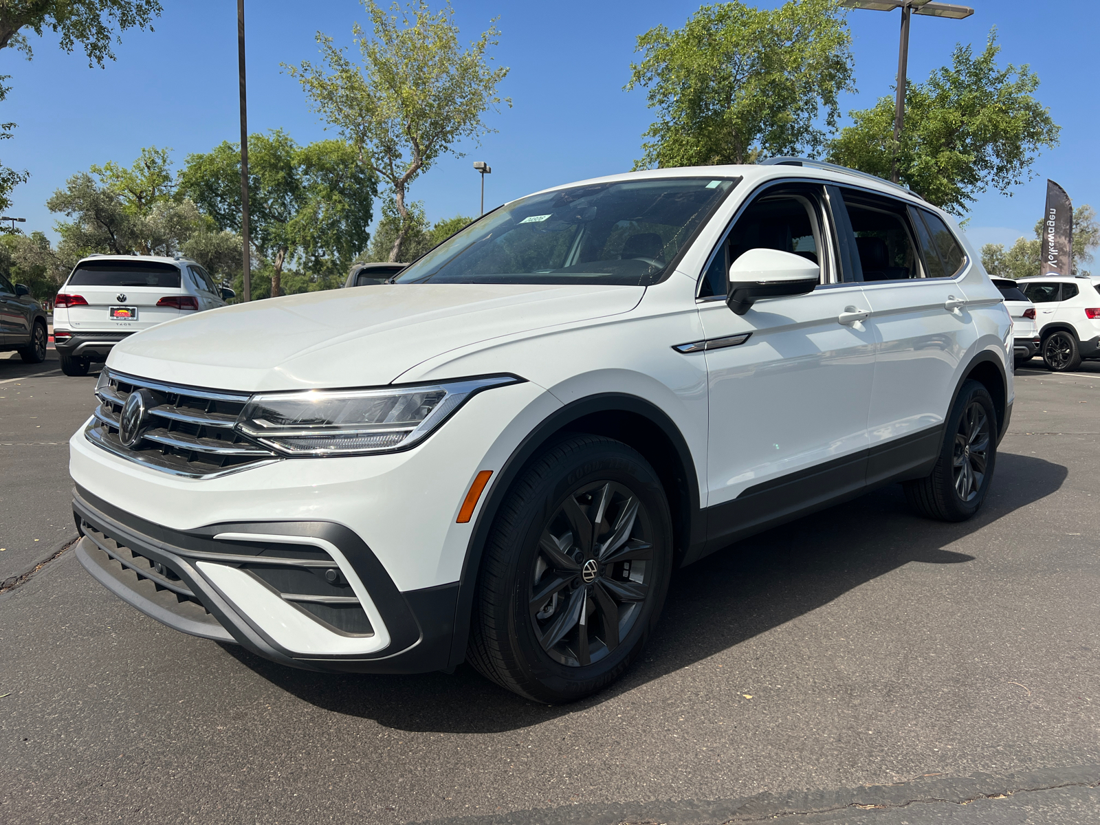 2024 Volkswagen Tiguan 2.0T SE 4