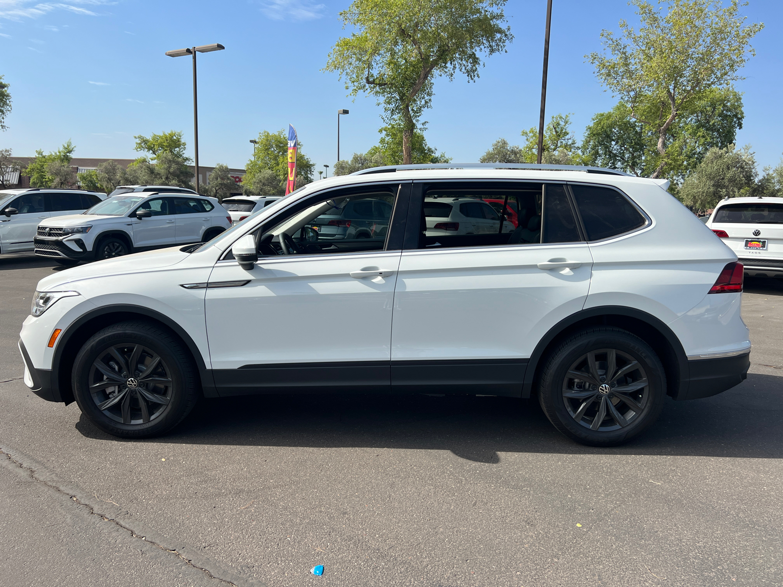 2024 Volkswagen Tiguan 2.0T SE 5