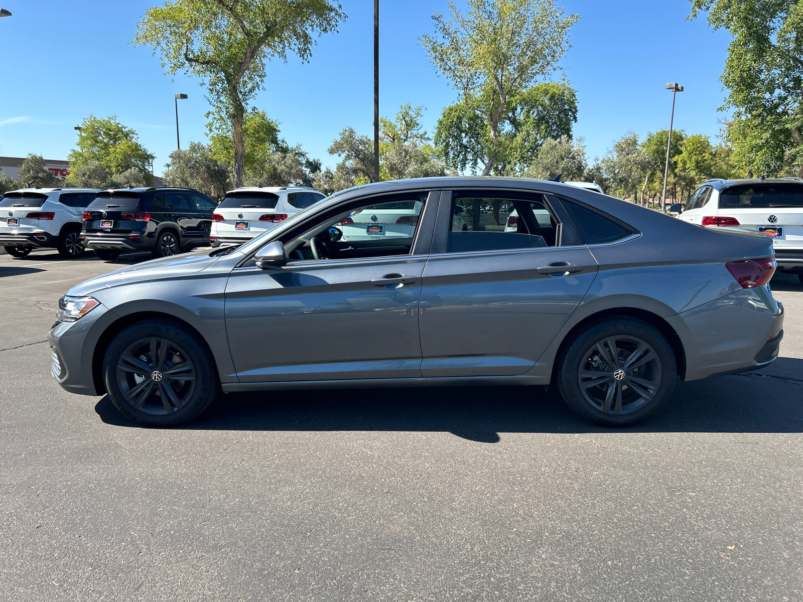 2024 Volkswagen Jetta 1.5T SE 5