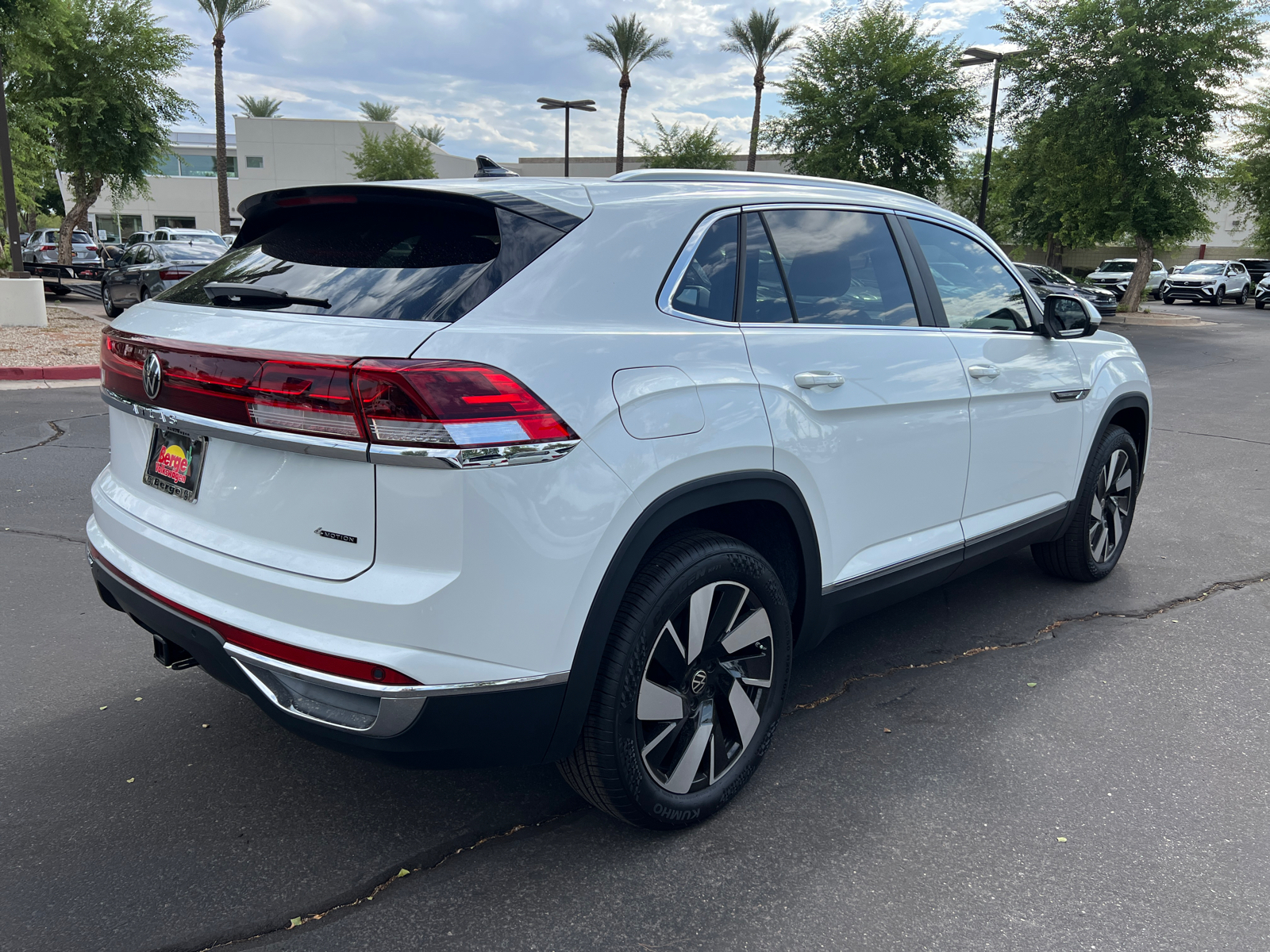 2024 Volkswagen Atlas Cross Sport 2.0T SEL 27