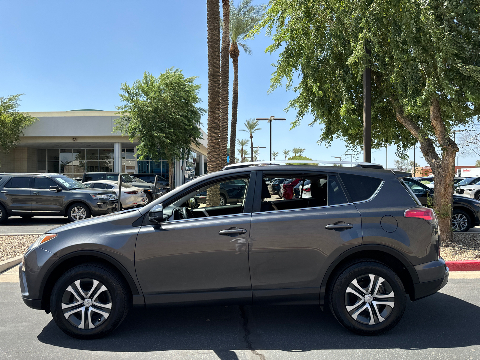 2016 Toyota RAV4 LE 4