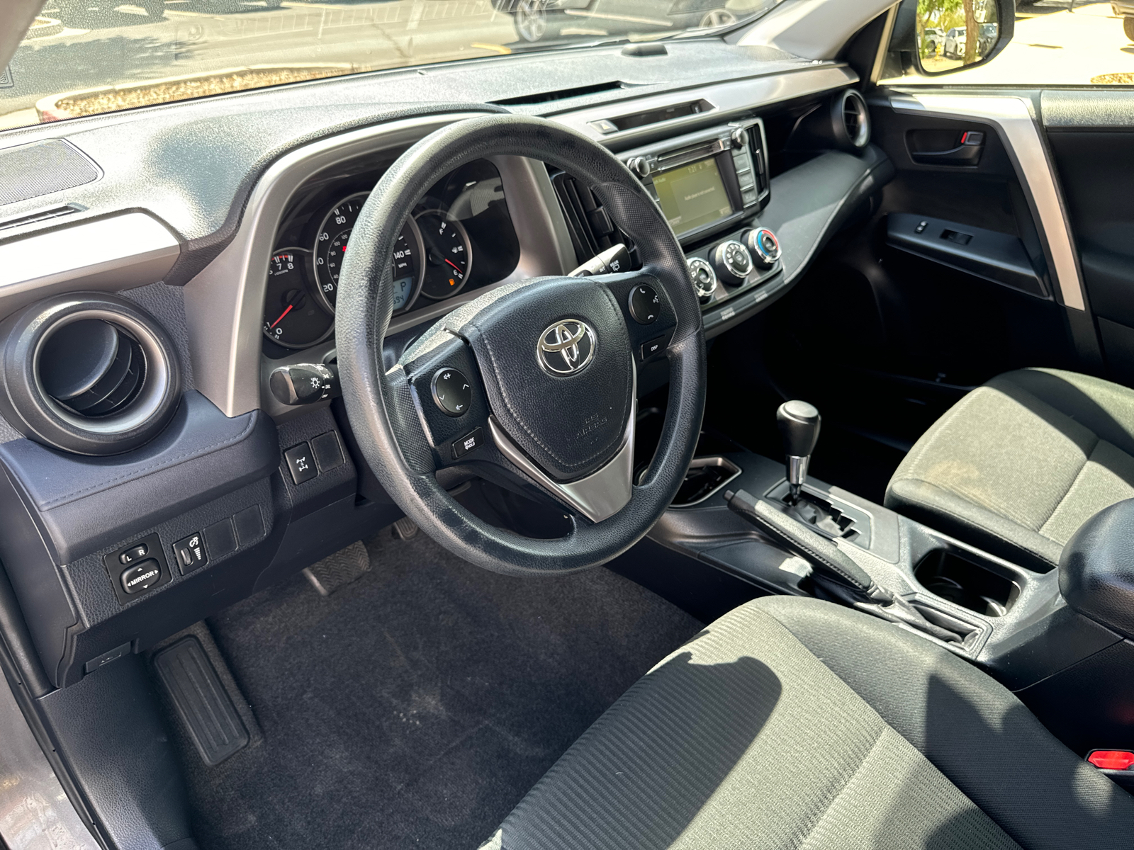 2016 Toyota RAV4 LE 16