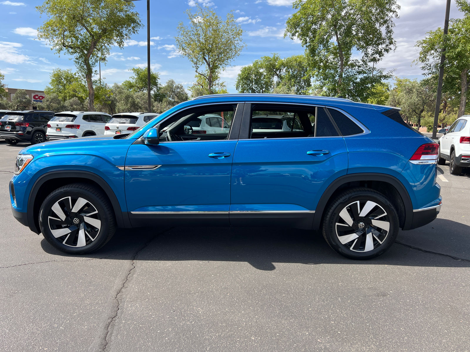 2024 Volkswagen Atlas Cross Sport 2.0T SEL 5