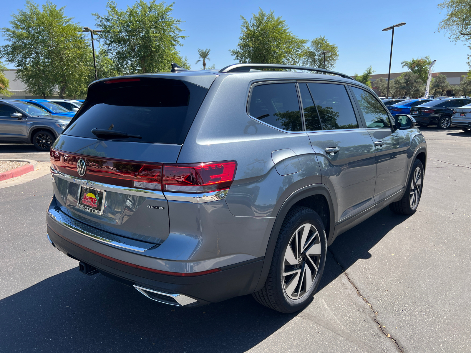 2024 Volkswagen Atlas 2.0T SE w/Technology 26