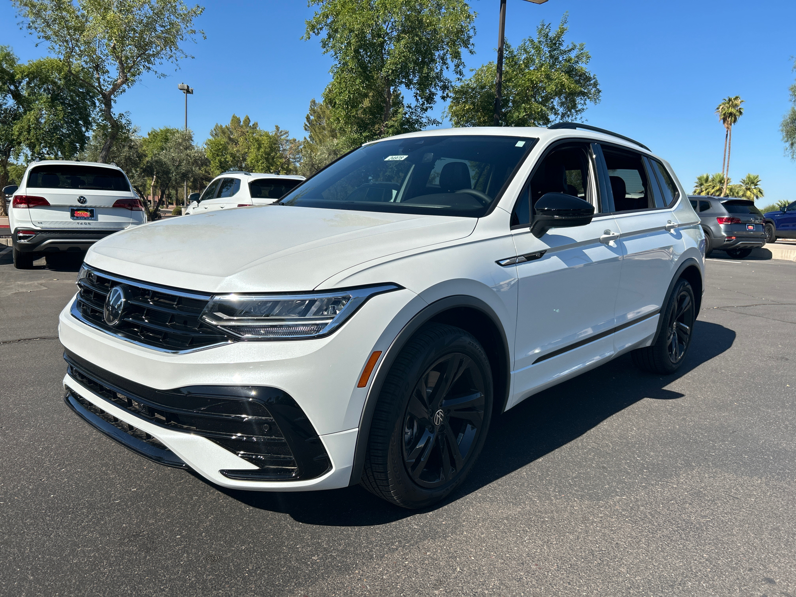 2024 Volkswagen Tiguan 2.0T SE R-Line Black 4