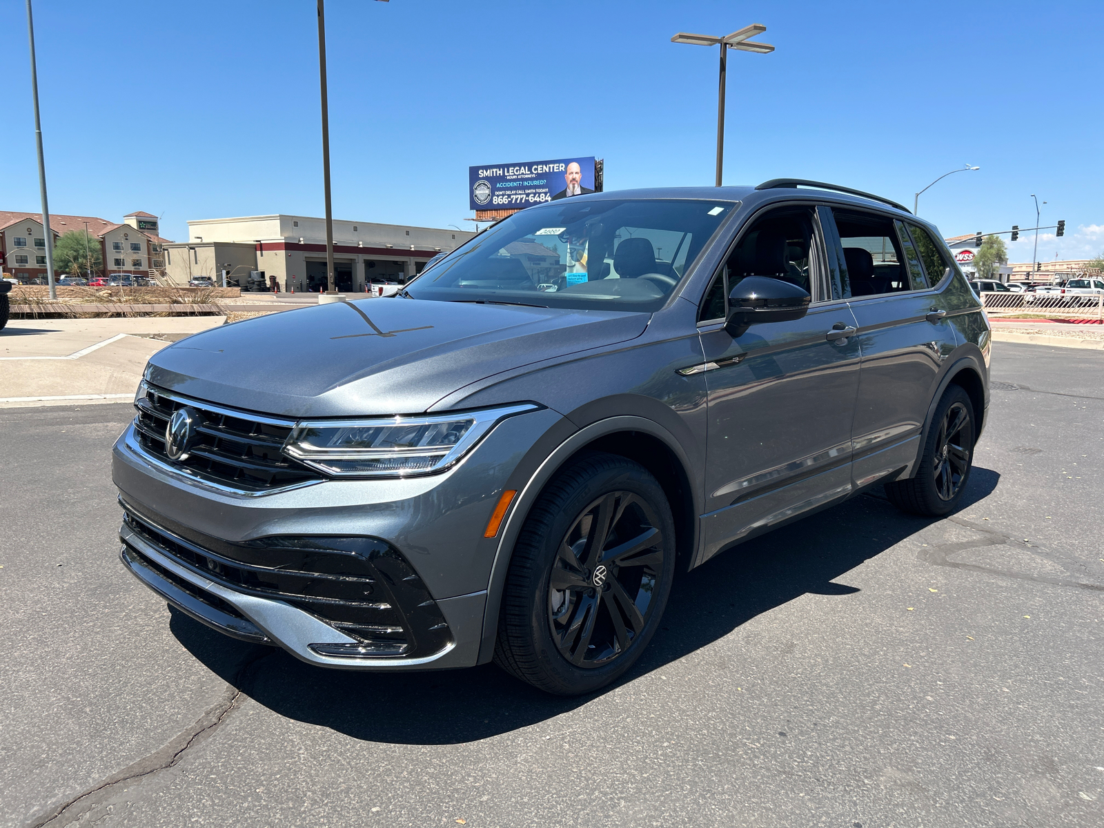 2024 Volkswagen Tiguan 2.0T SE R-Line Black 4