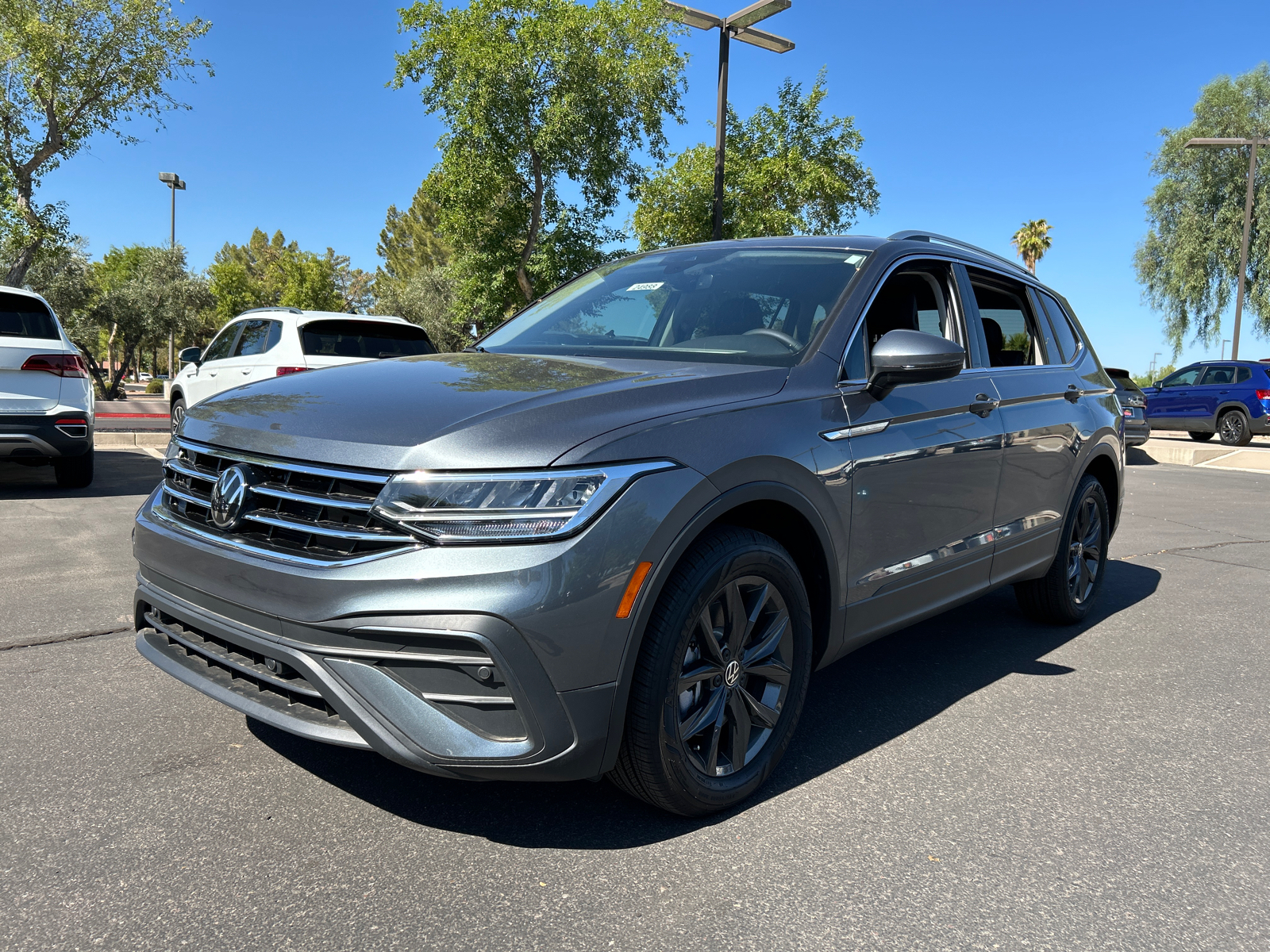 2024 Volkswagen Tiguan 2.0T SE 4