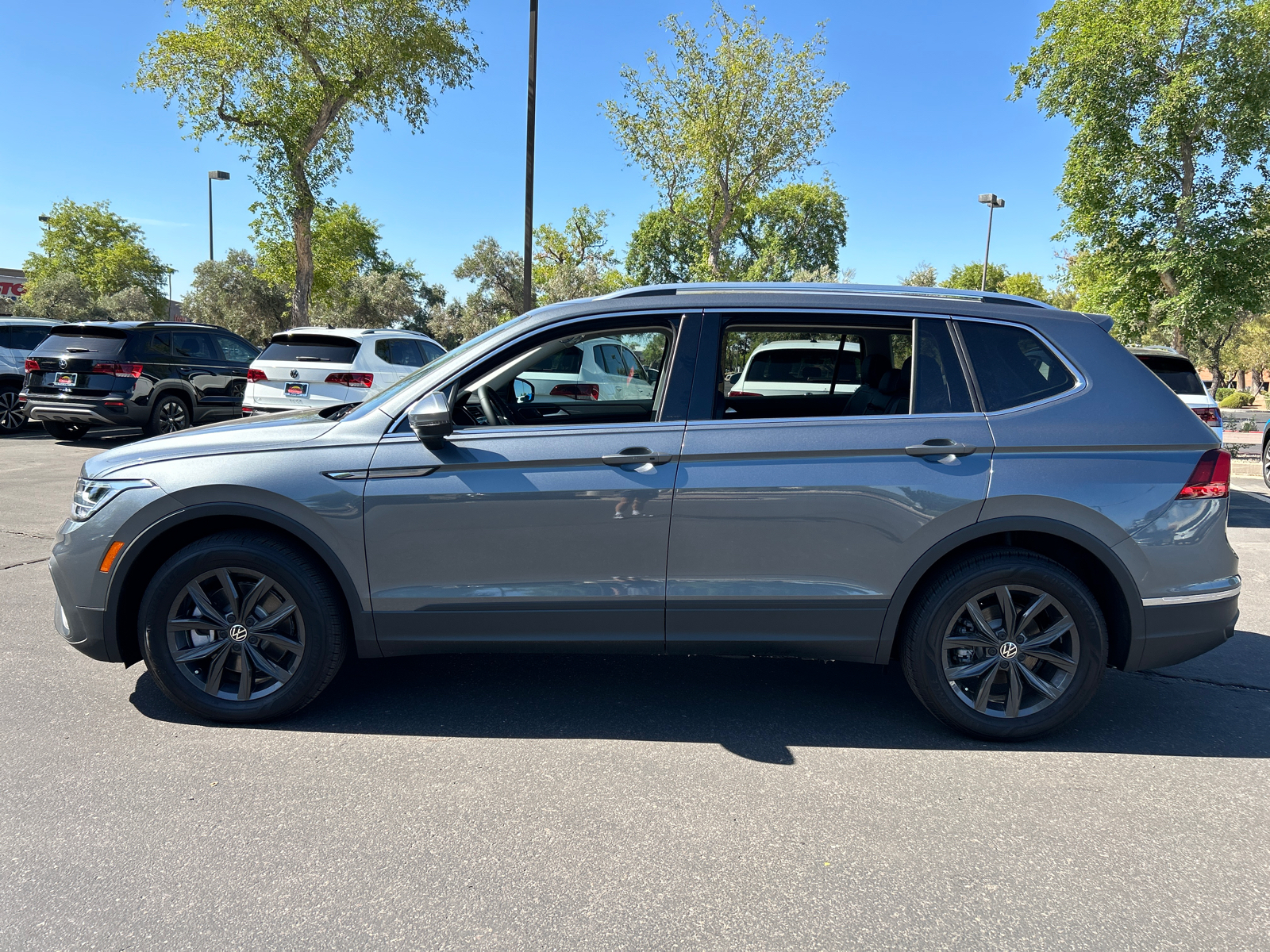 2024 Volkswagen Tiguan 2.0T SE 5