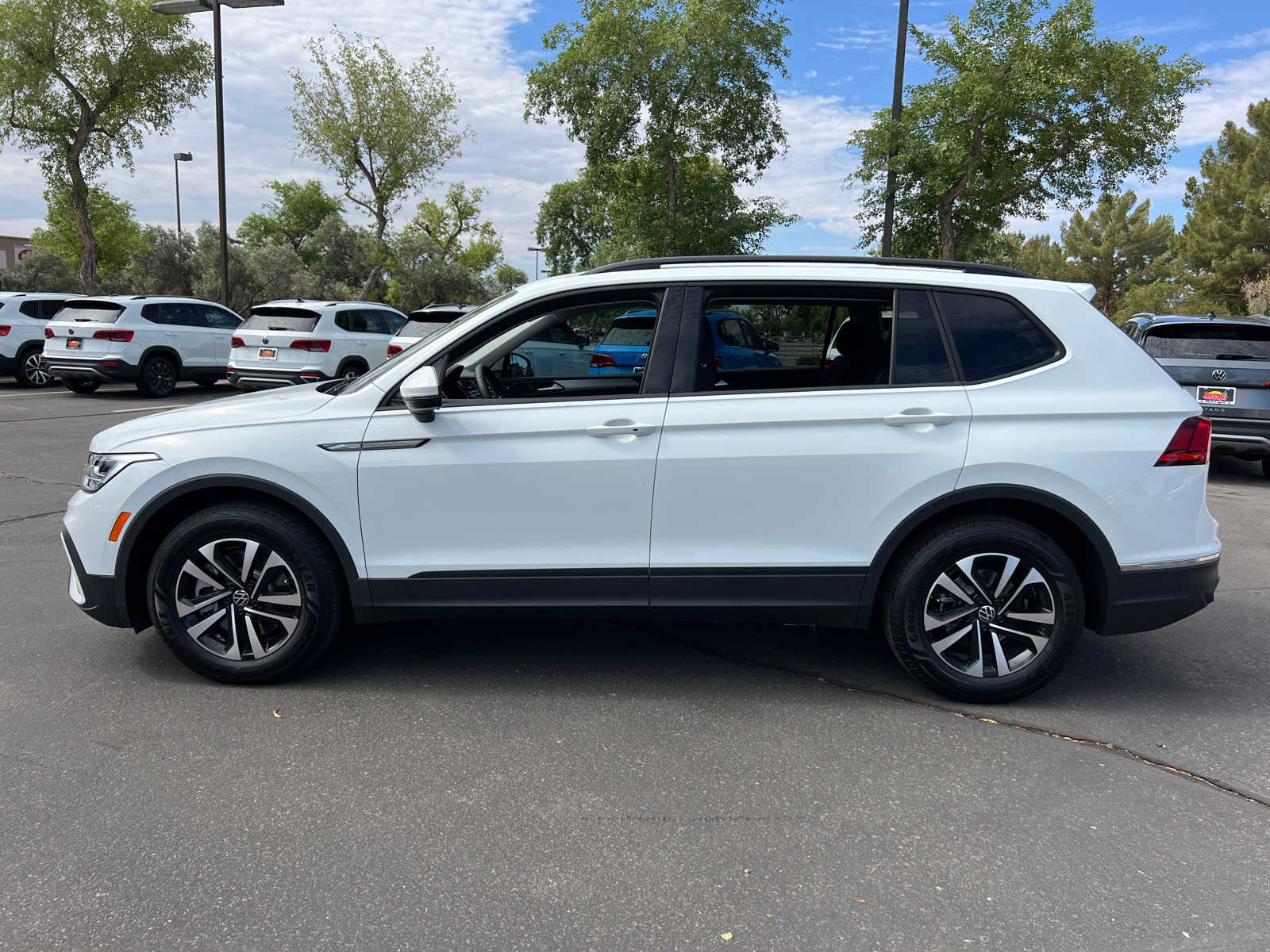 2024 Volkswagen Tiguan 2.0T S 5