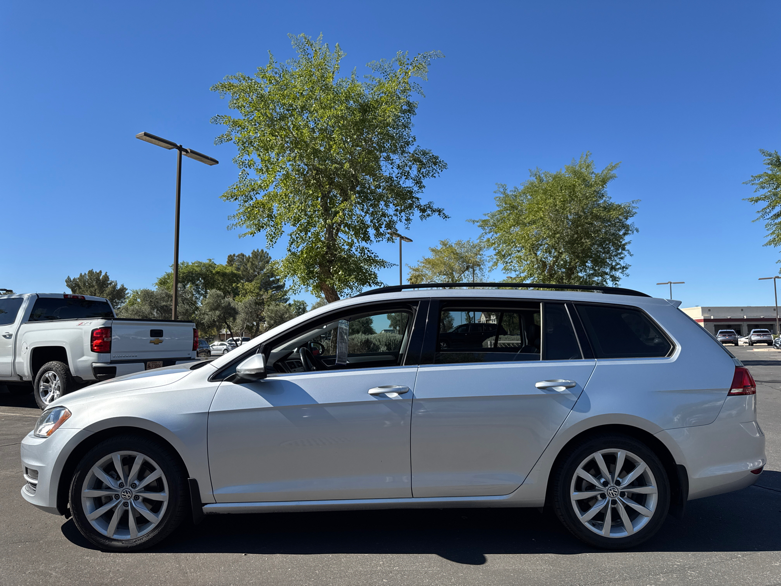 2017 Volkswagen Golf SportWagen SE 4