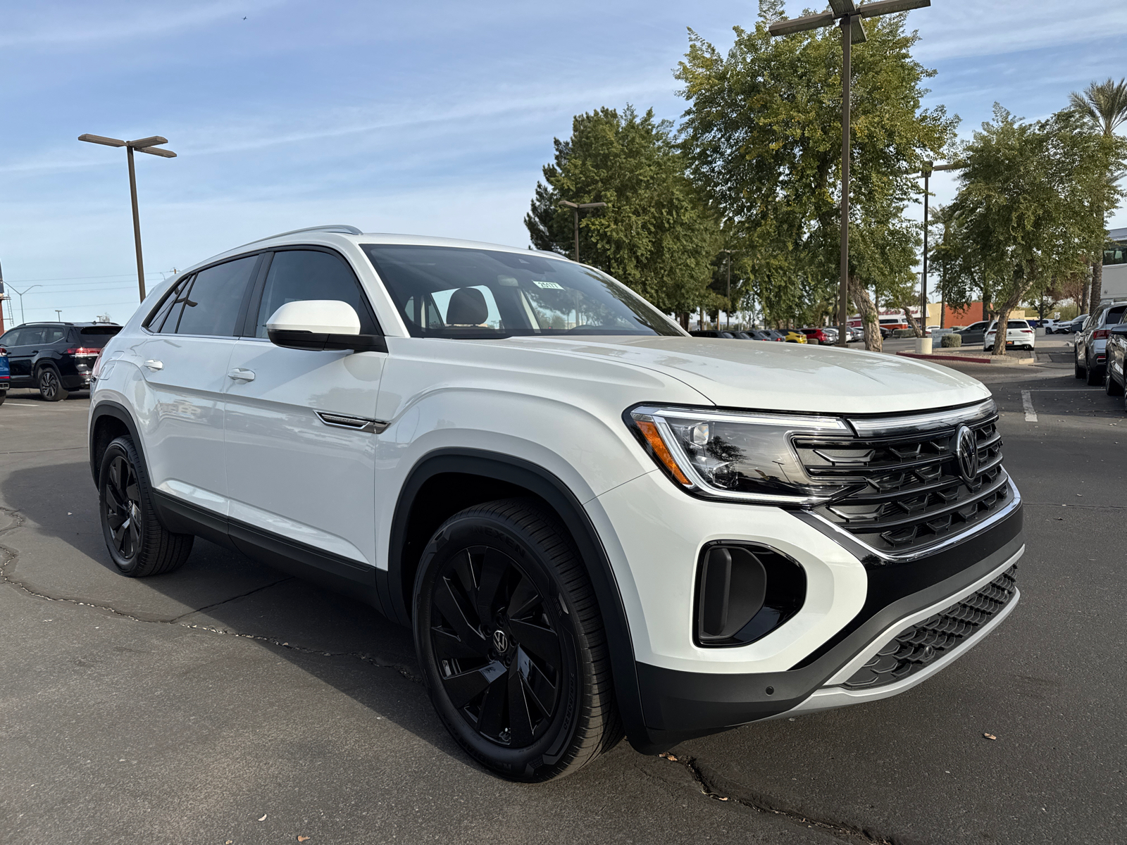 2025 Volkswagen Atlas Cross Sport 2.0T SE w/Technology 4