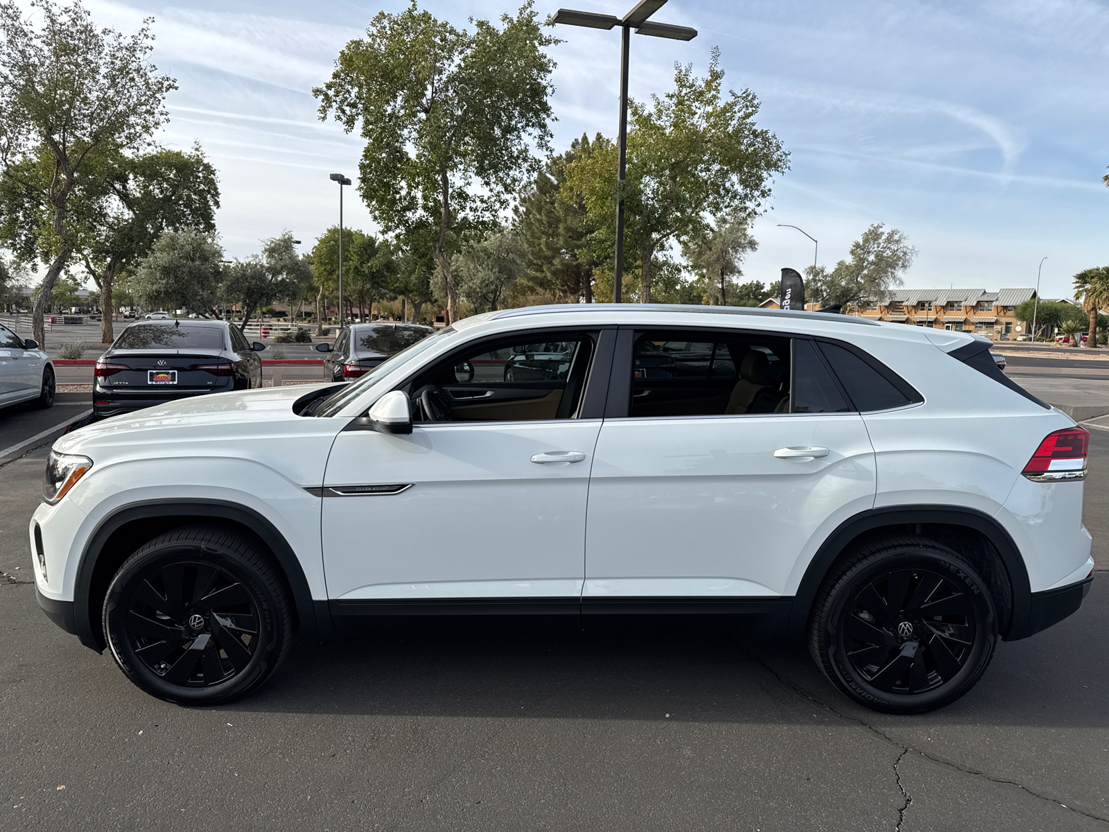 2025 Volkswagen Atlas Cross Sport 2.0T SE w/Technology 7