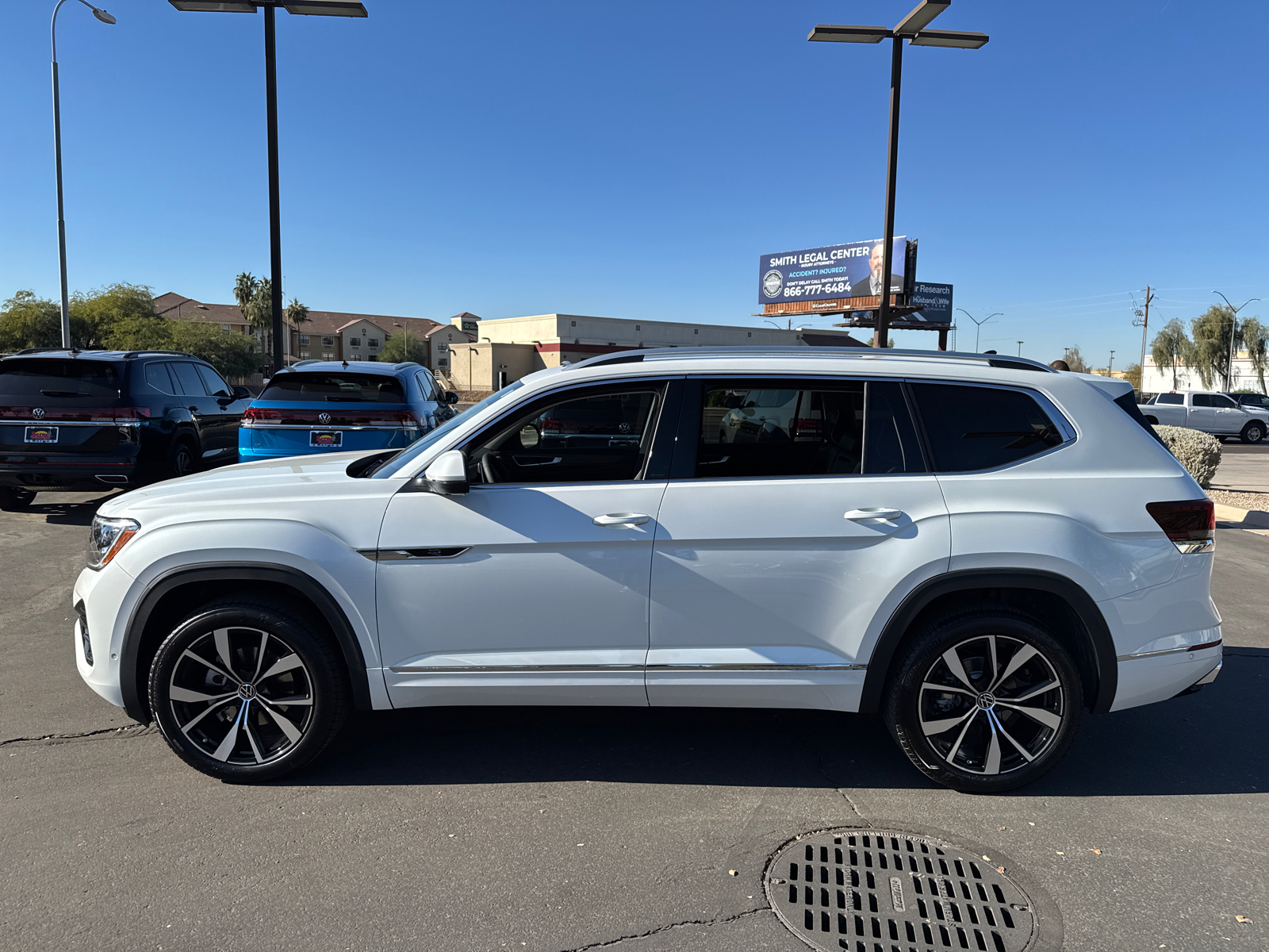 2025 Volkswagen Atlas 2.0T SEL Premium R-Line 5