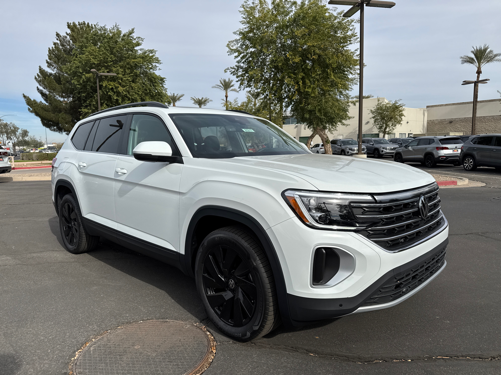 2025 Volkswagen Atlas 2.0T SE w/Technology 2