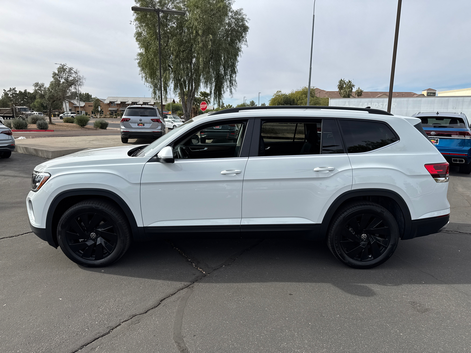 2025 Volkswagen Atlas 2.0T SE w/Technology 5