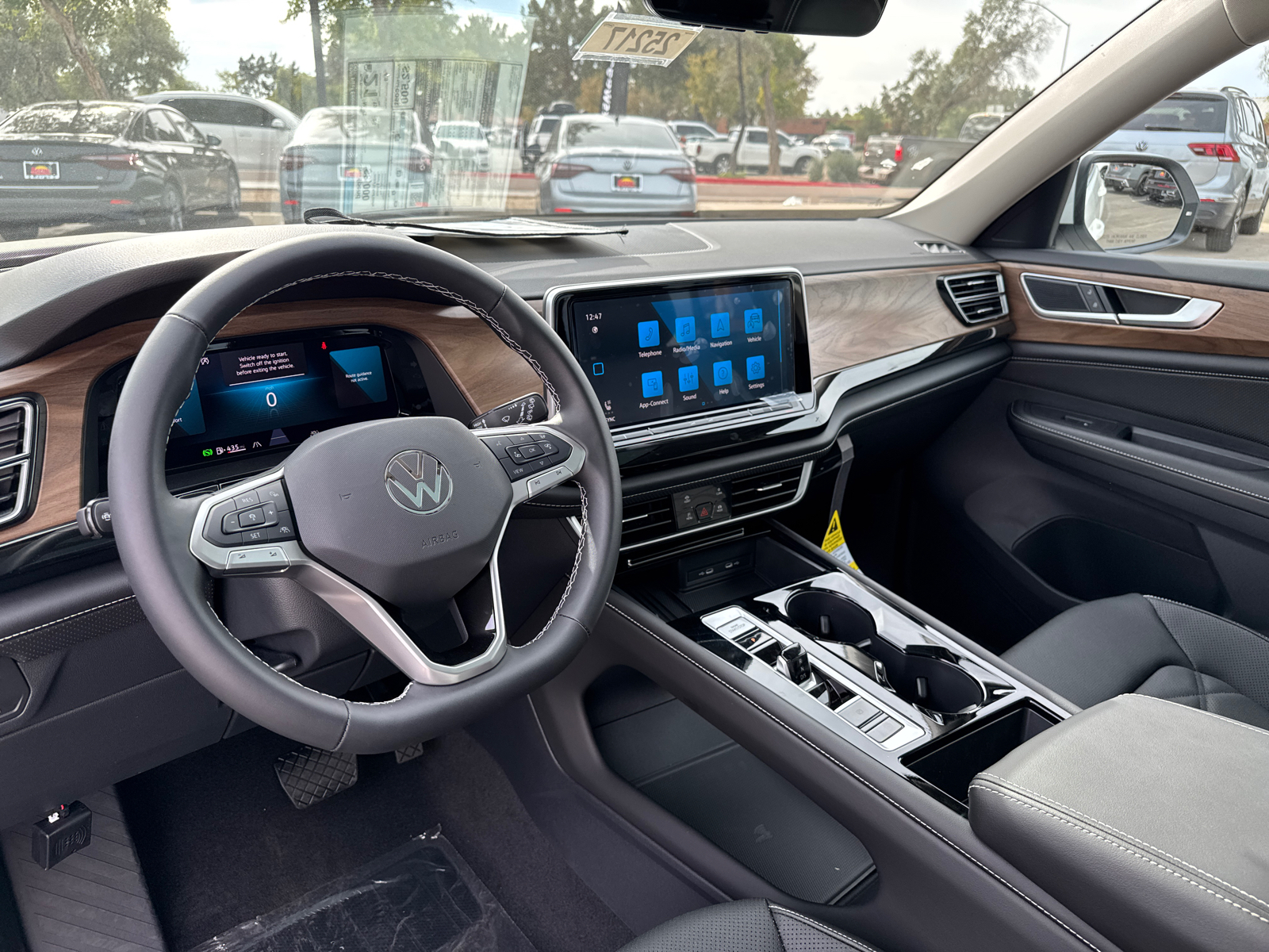 2025 Volkswagen Atlas 2.0T SE w/Technology 18